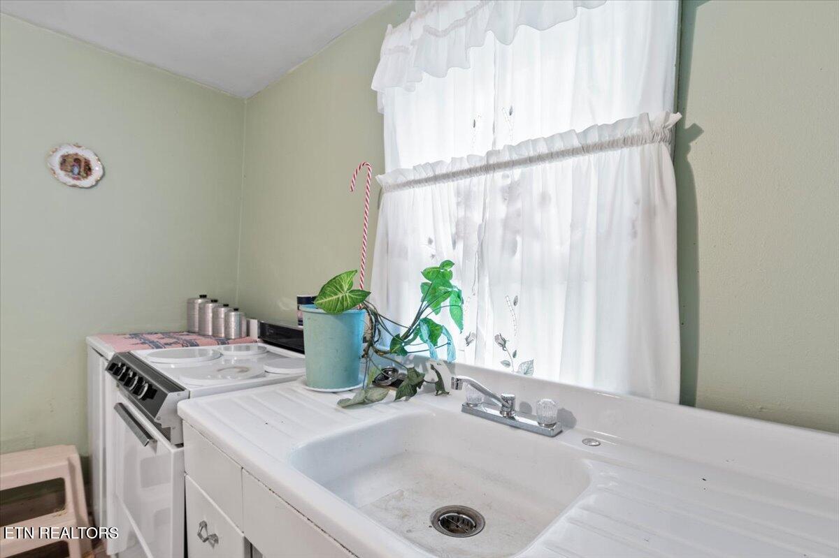 409 N 8th St, LaFollette