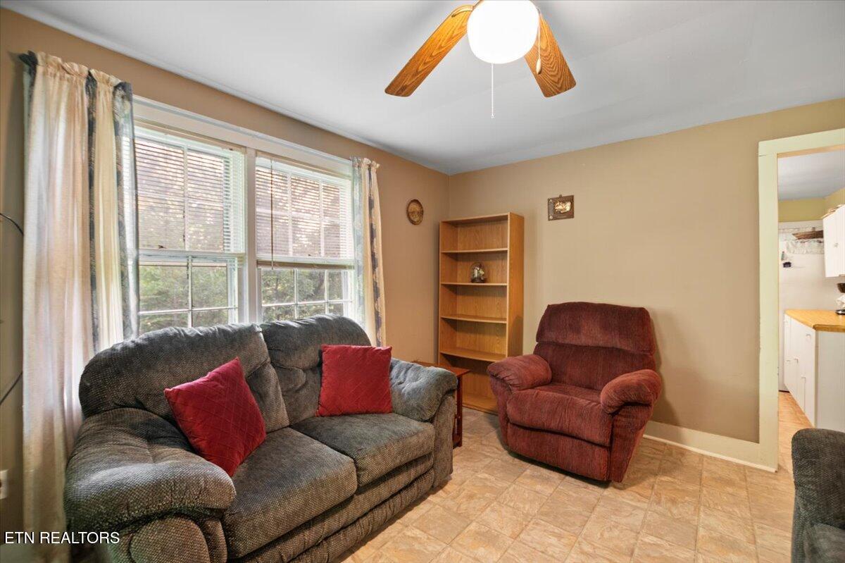 409 N 8th St, LaFollette