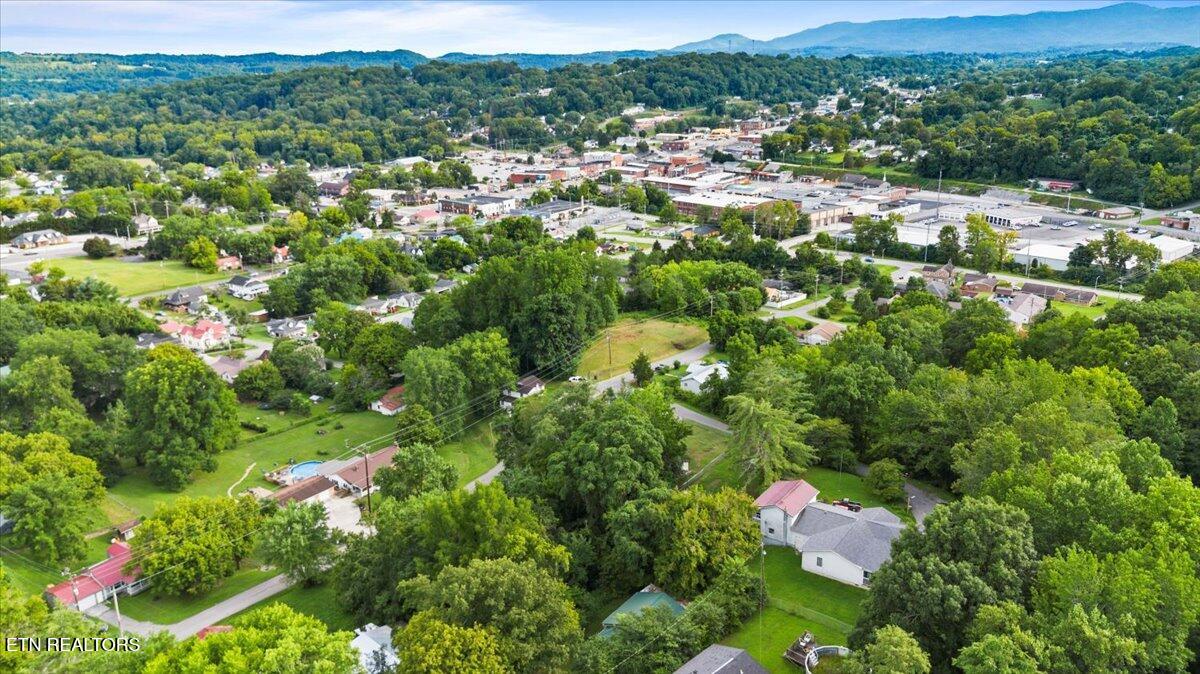 409 N 8th St, LaFollette