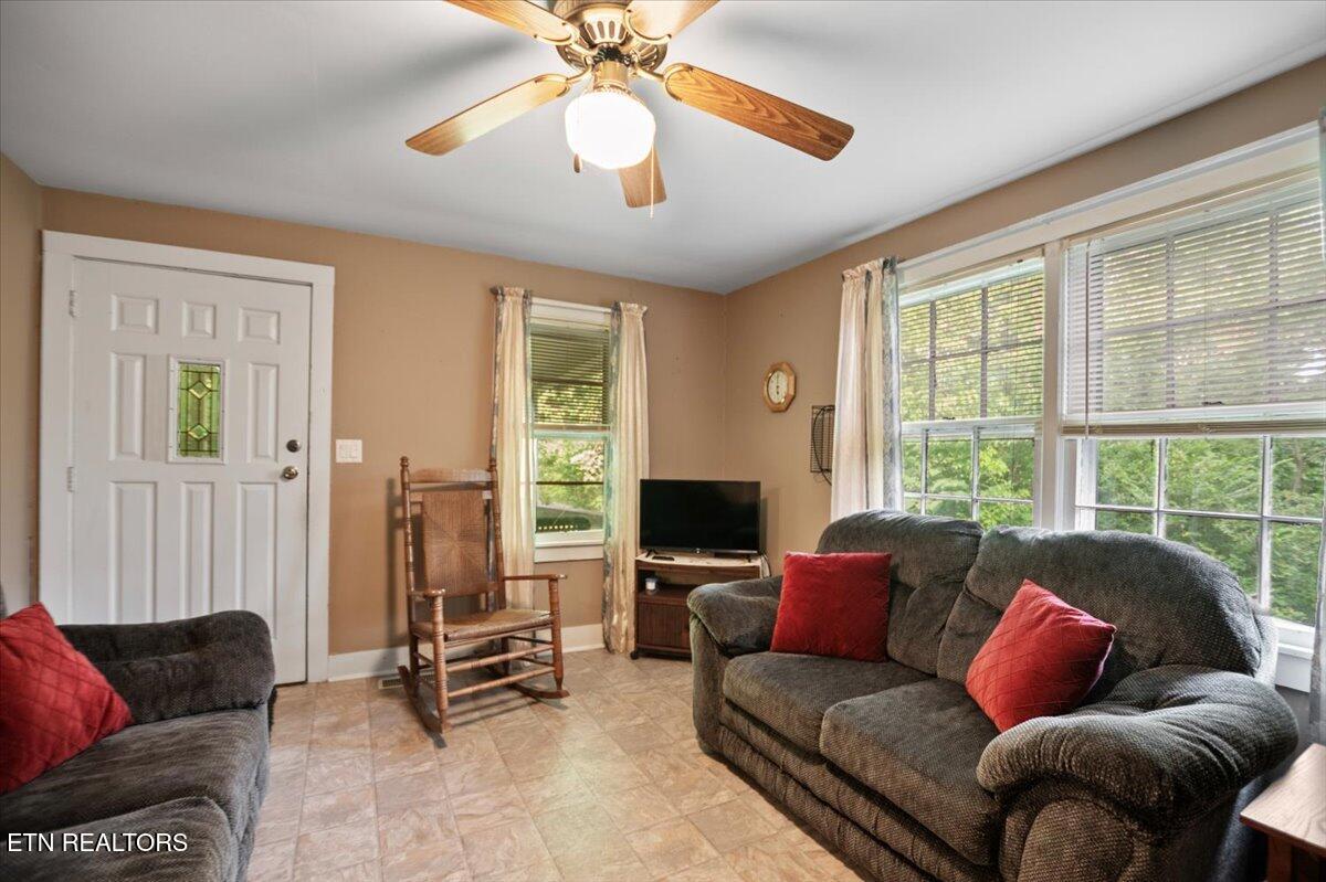 409 N 8th St, LaFollette