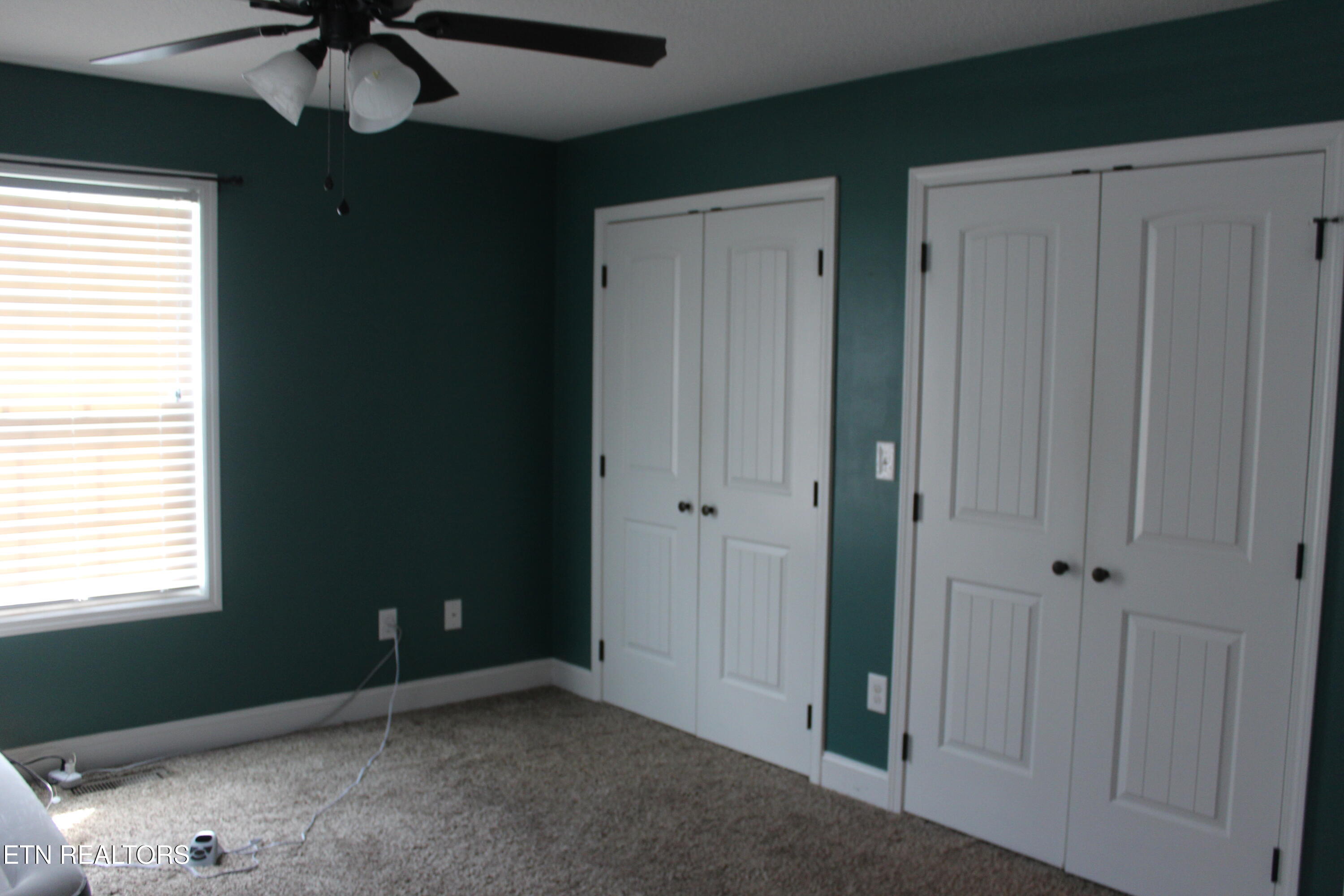 125 WEST Drive, LaFollette