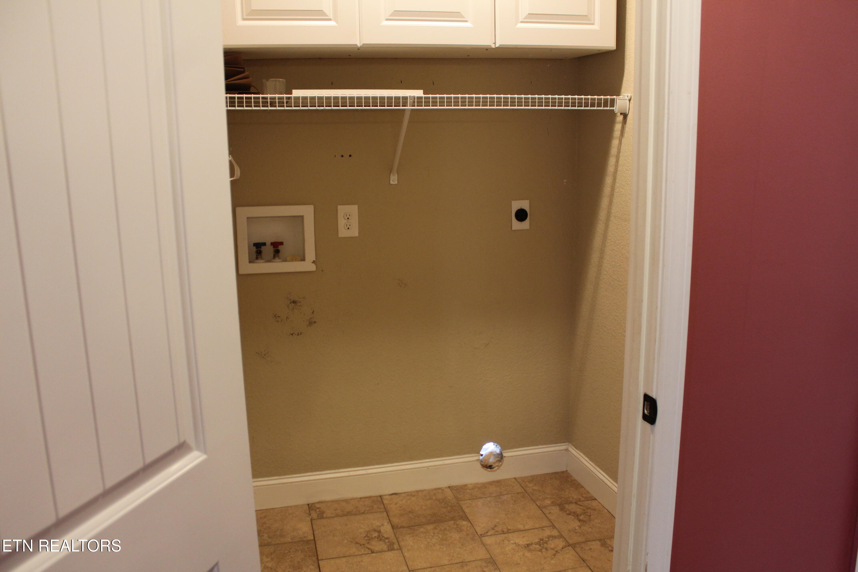 125 WEST Drive, LaFollette