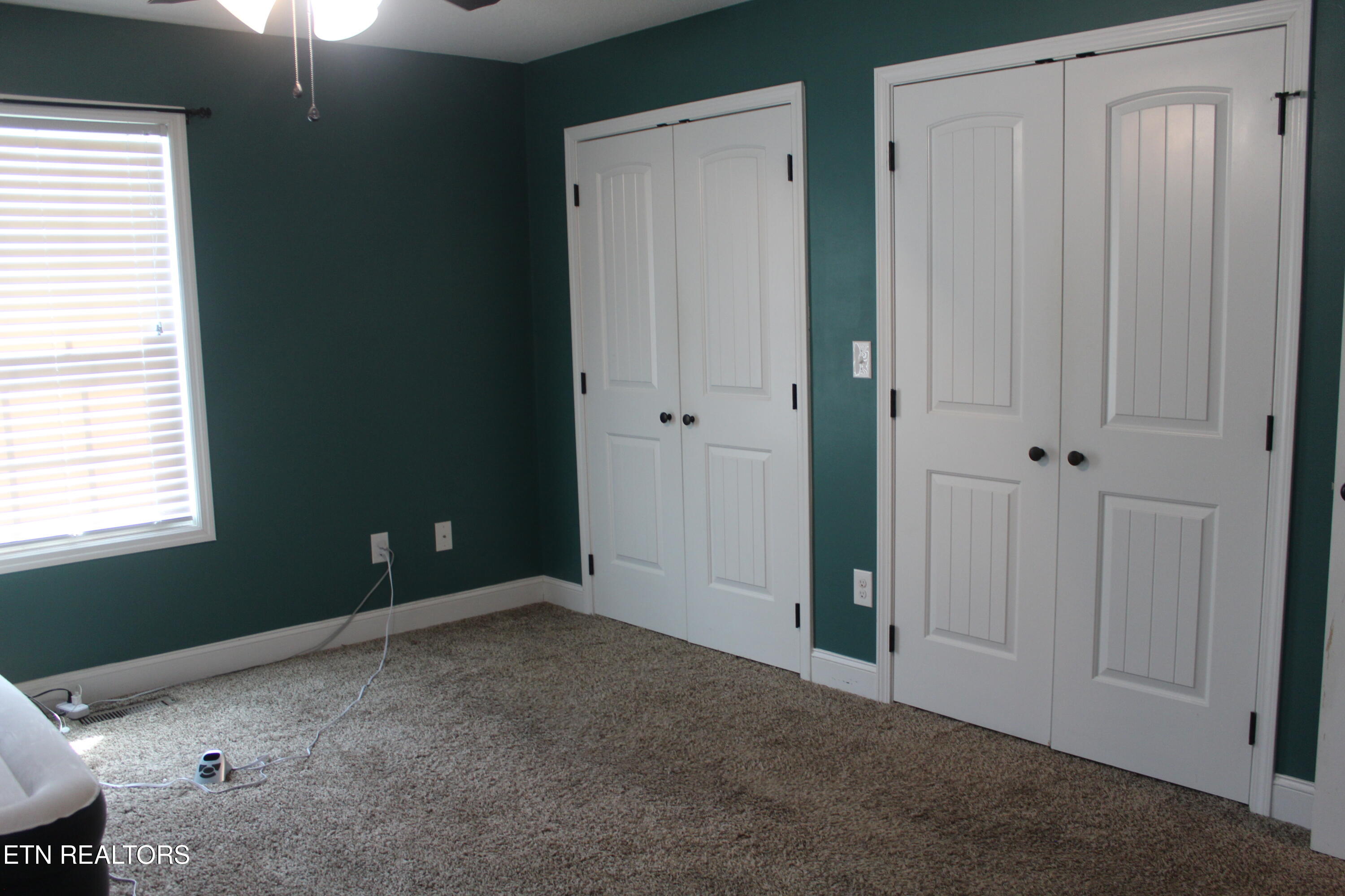 125 WEST Drive, LaFollette