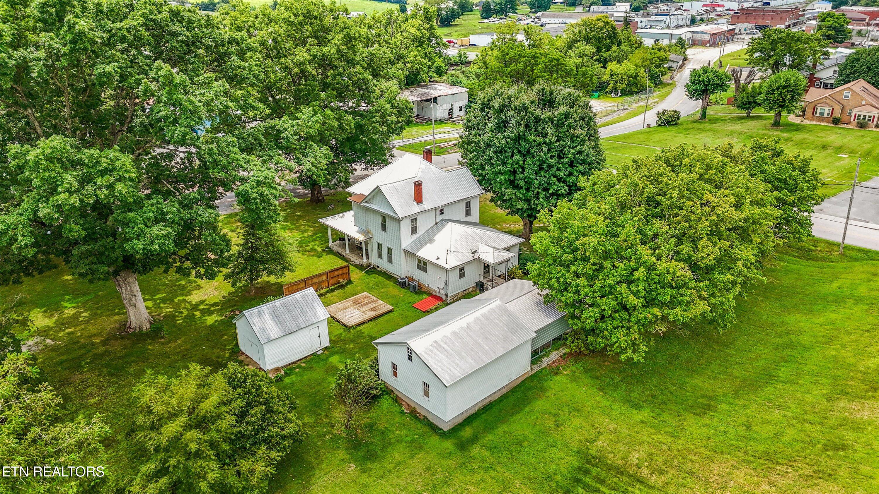 502 Main St