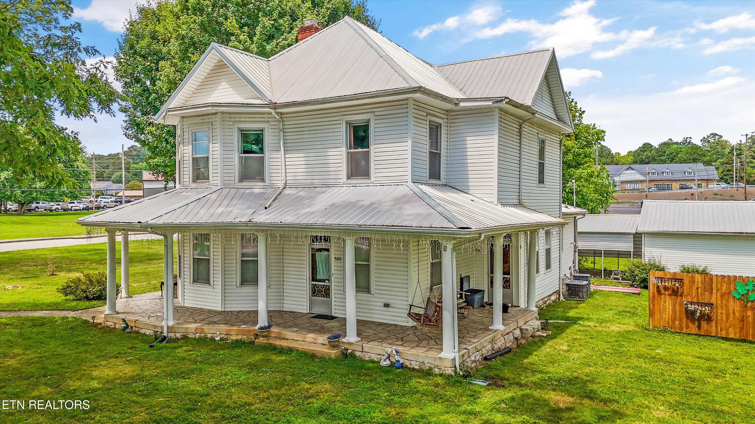 502 Main St