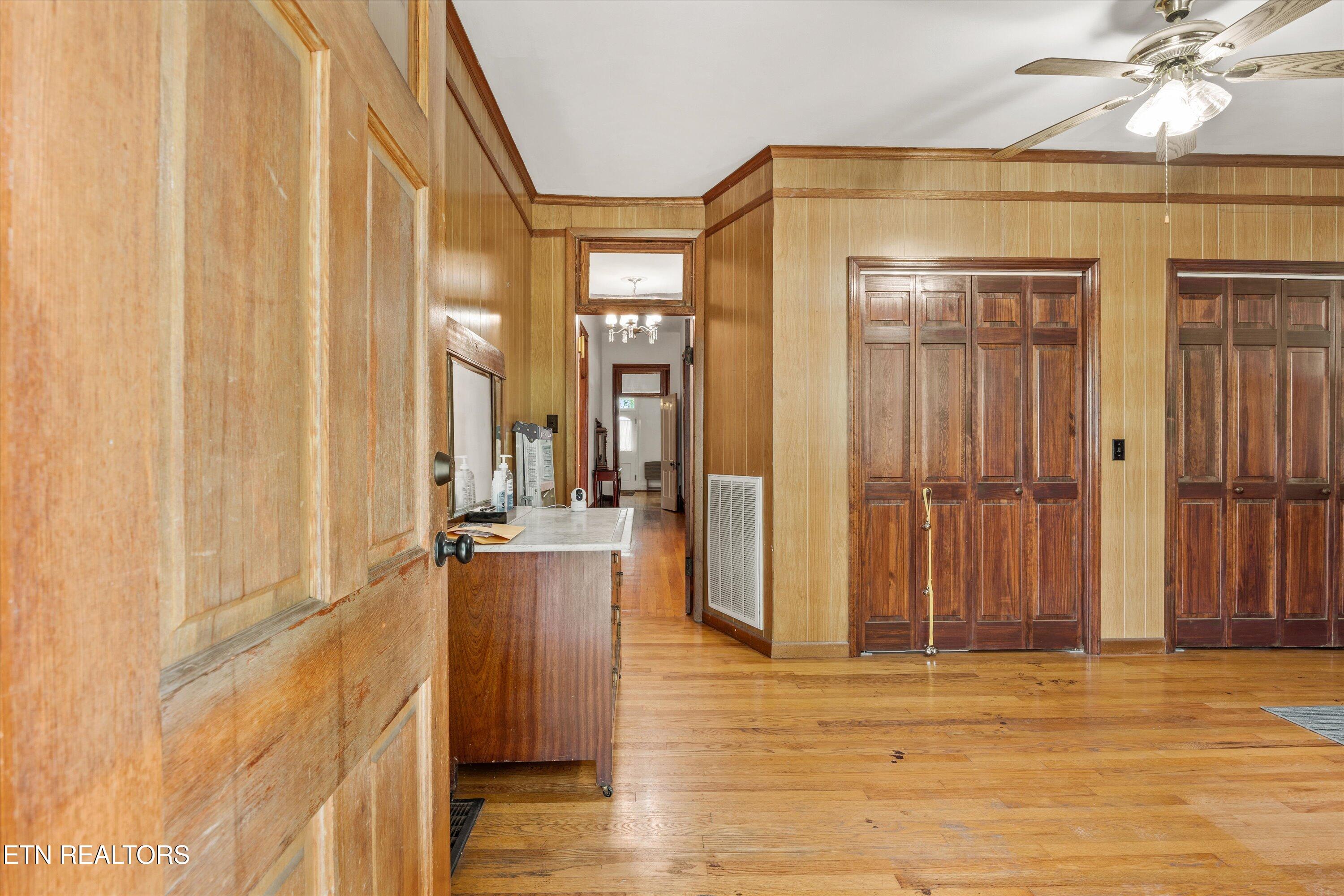 502 Main St