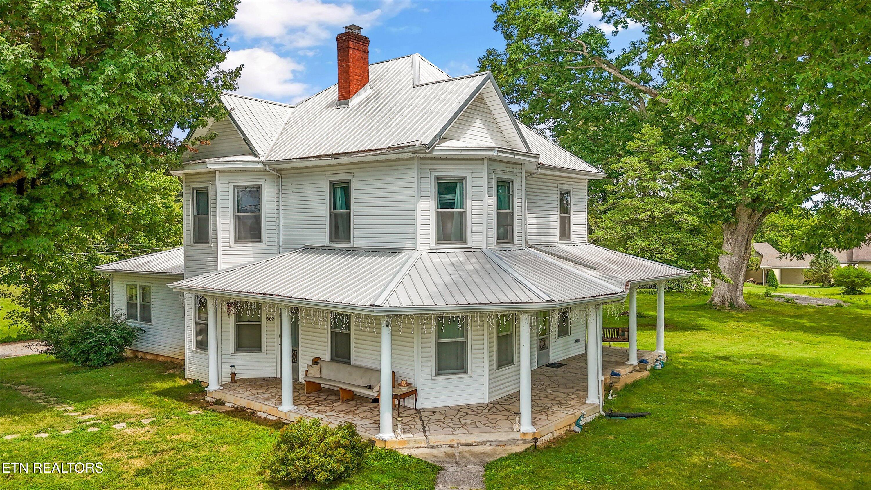502 Main St