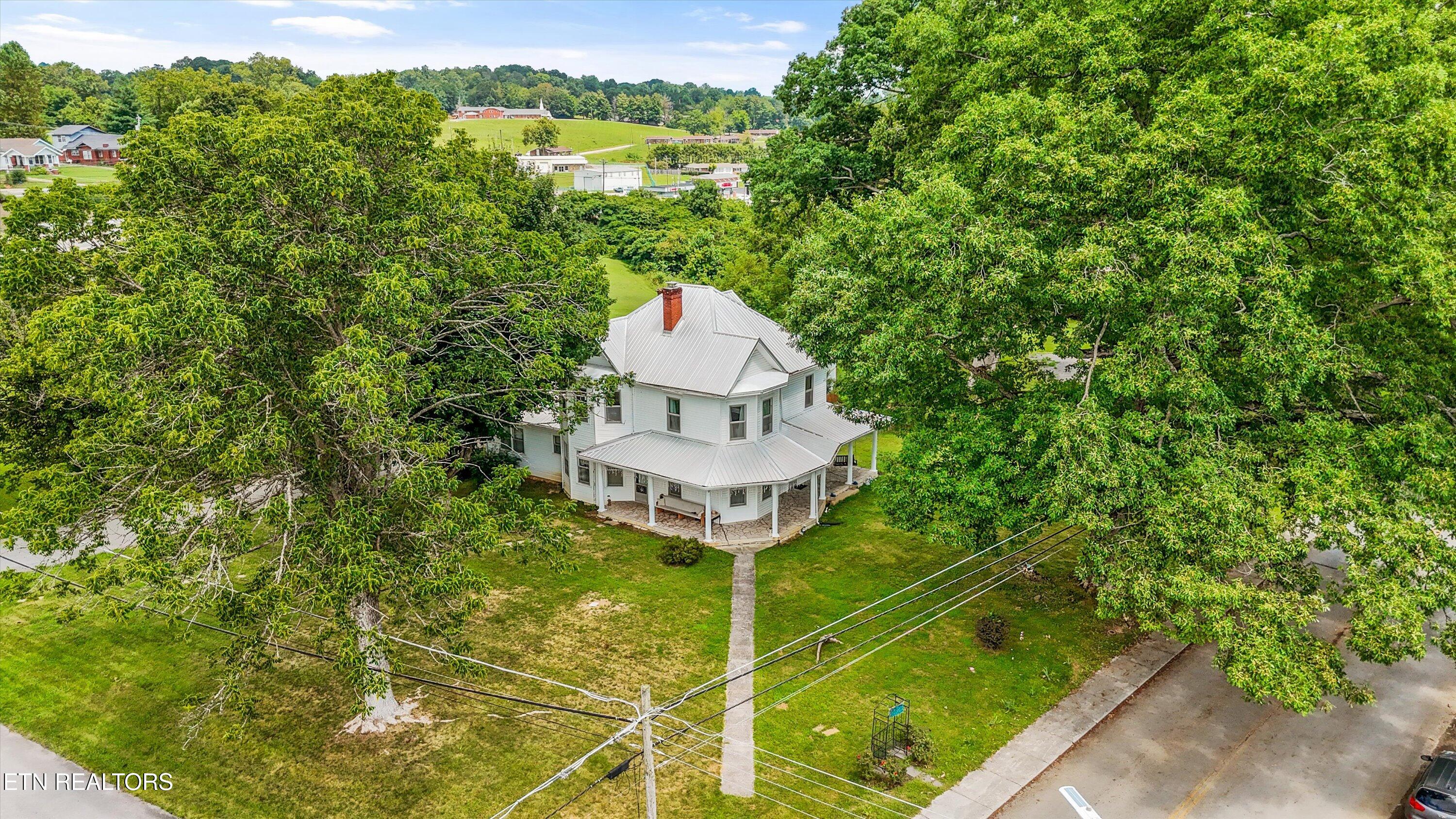 502 Main St