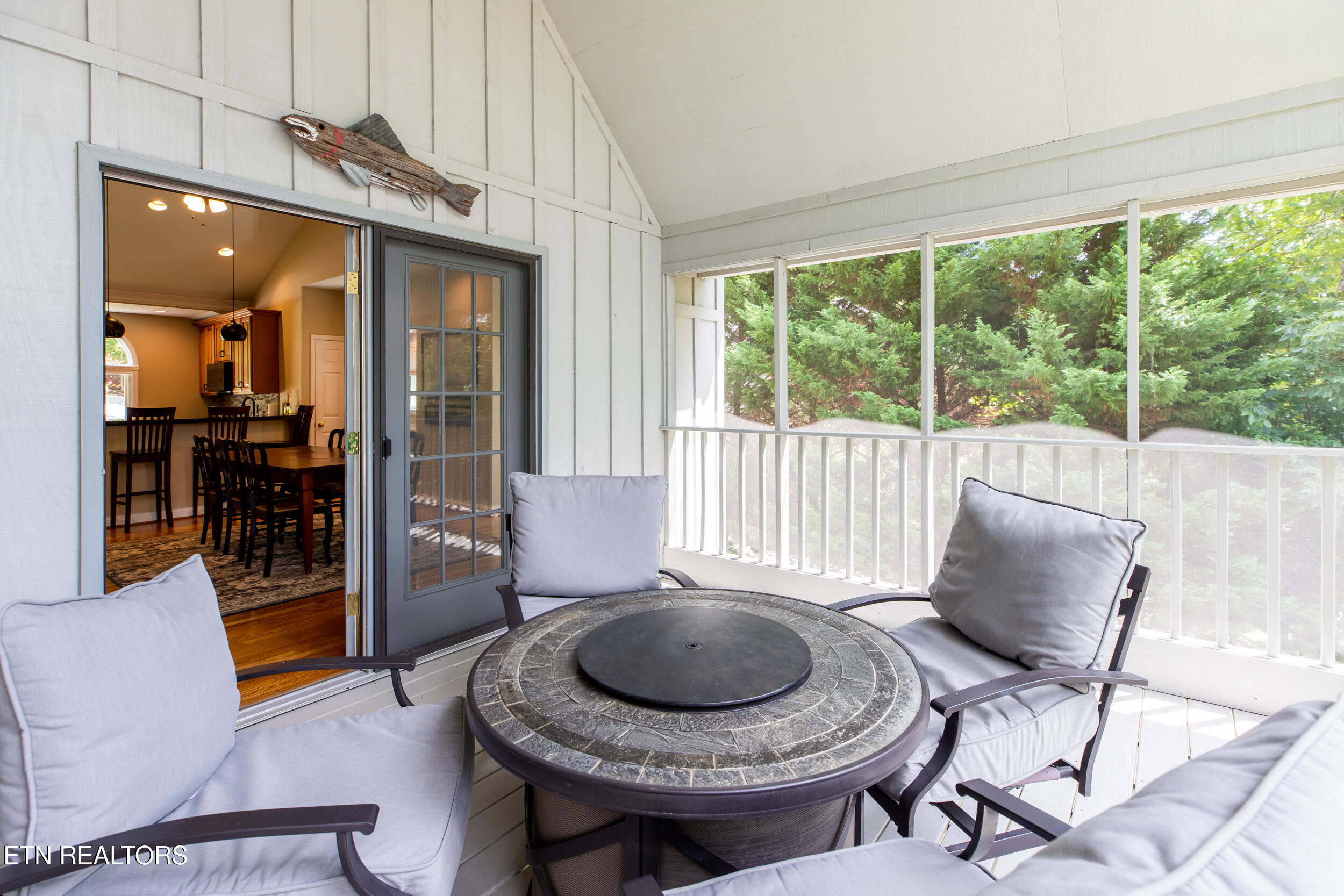 961 Foxridge Lane