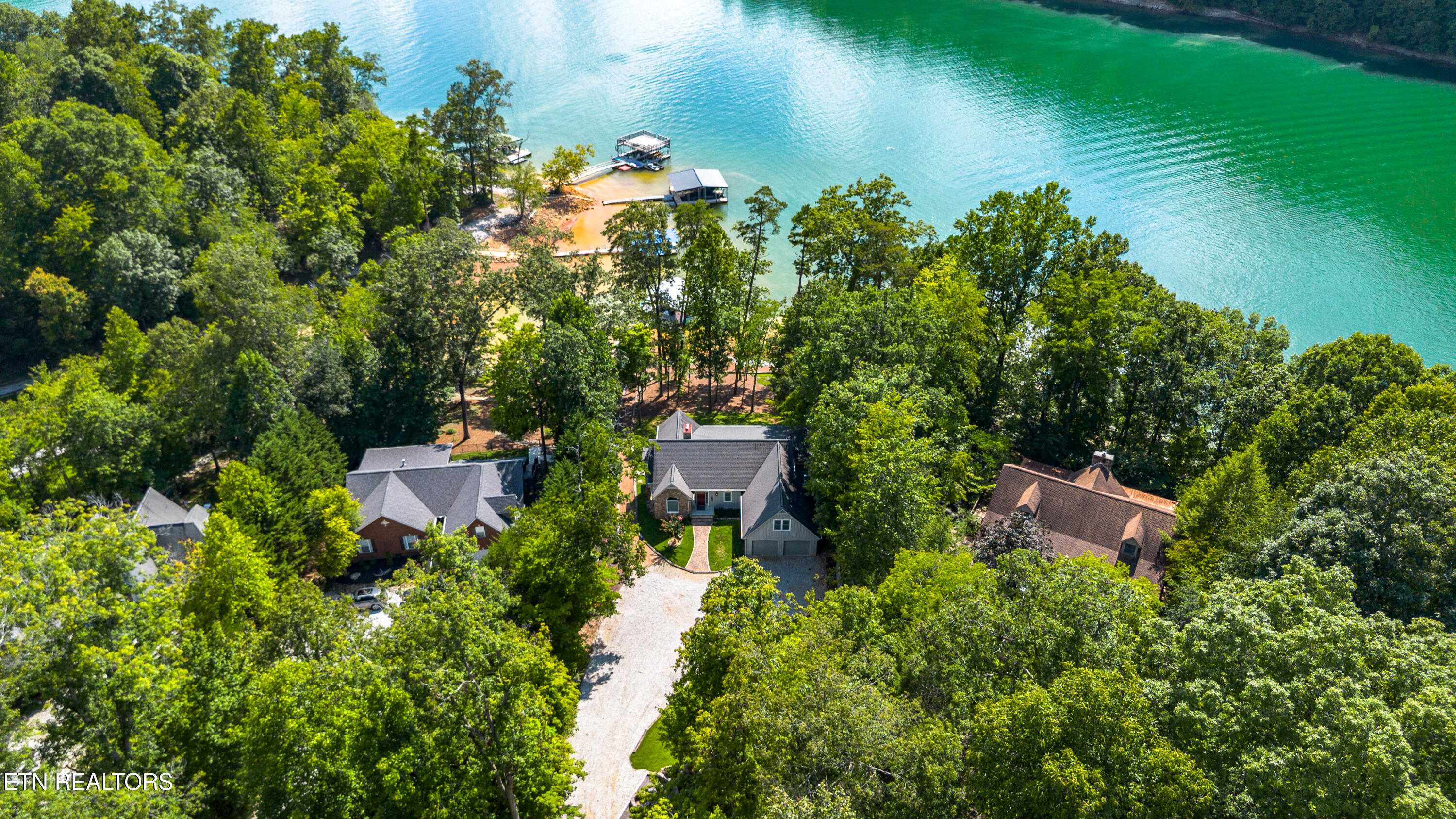 961 Foxridge Lane