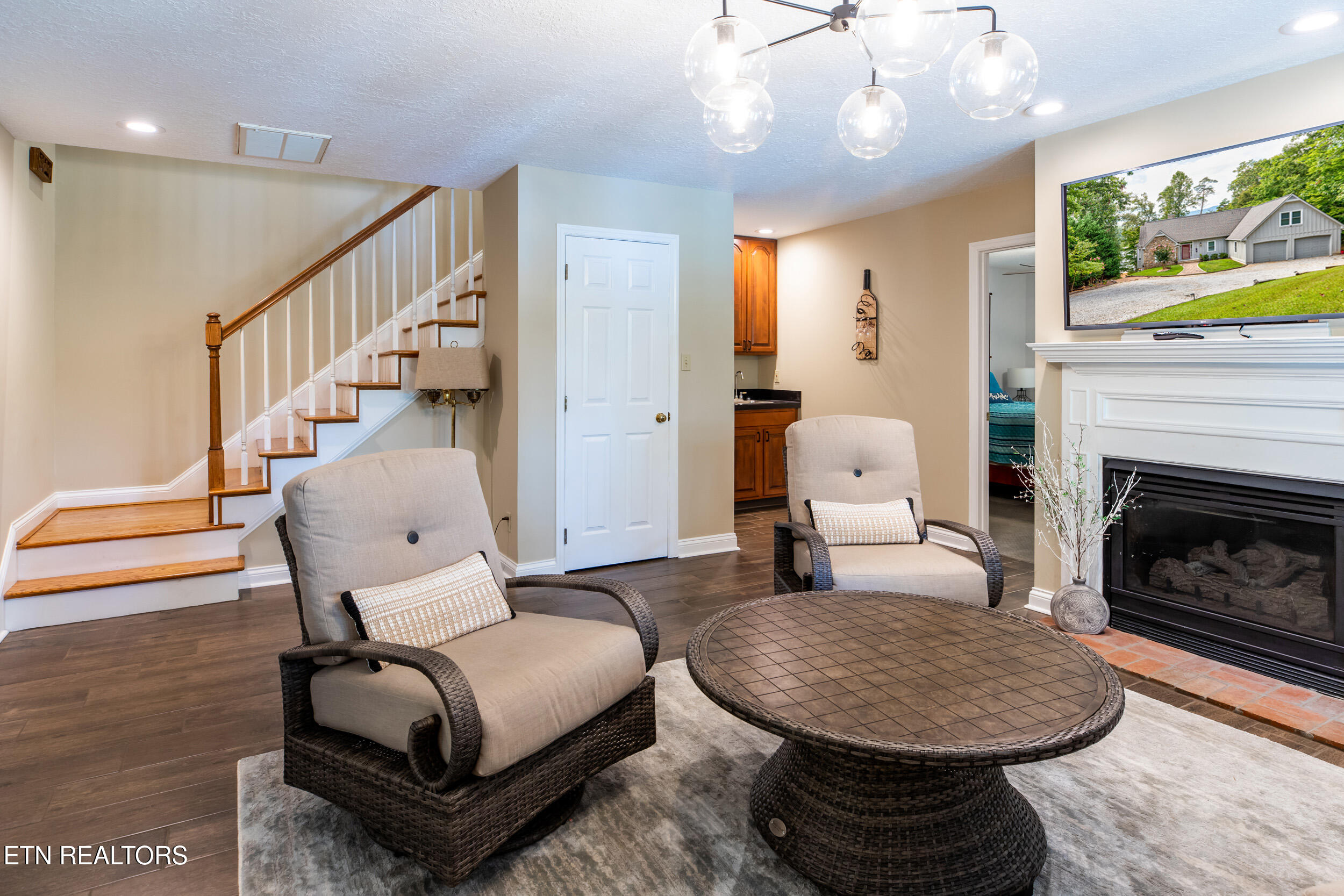 961 Foxridge Lane