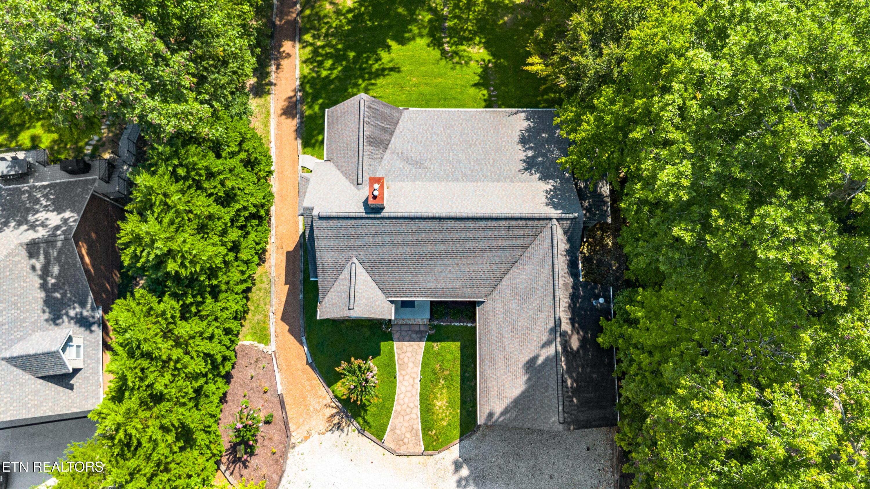 961 Foxridge Lane