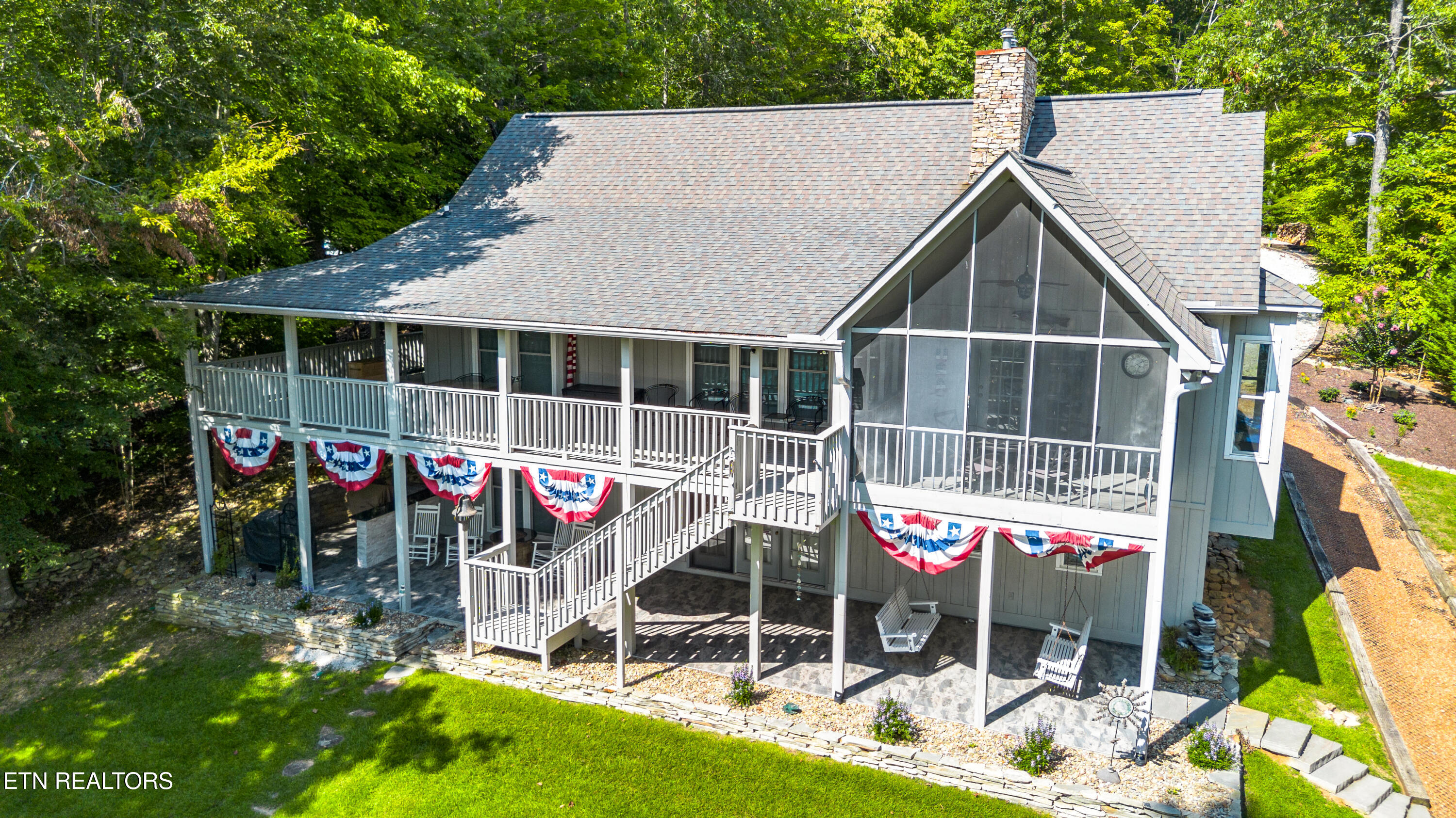 961 Foxridge Lane