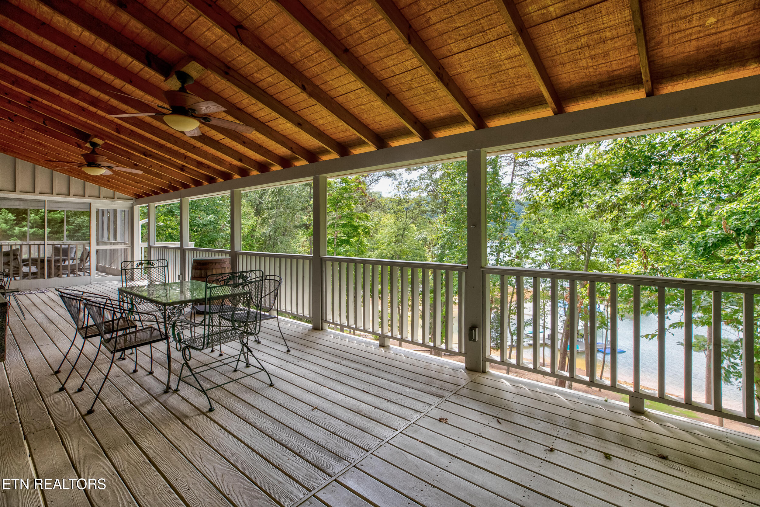961 Foxridge Lane