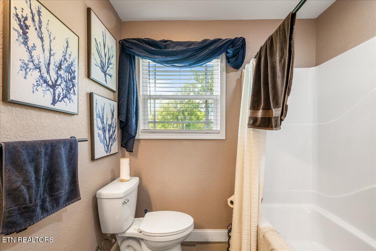 111 Mckinney Rd, LaFollette