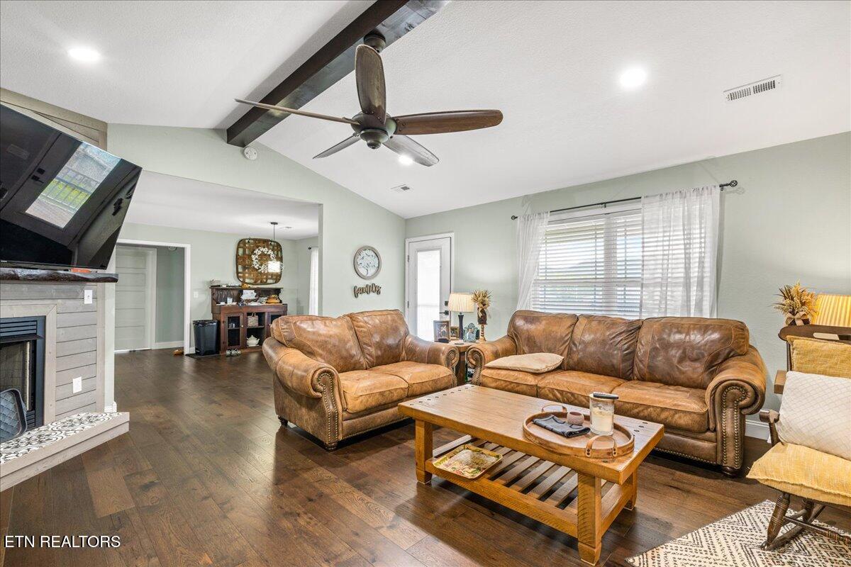 111 Mckinney Rd, LaFollette