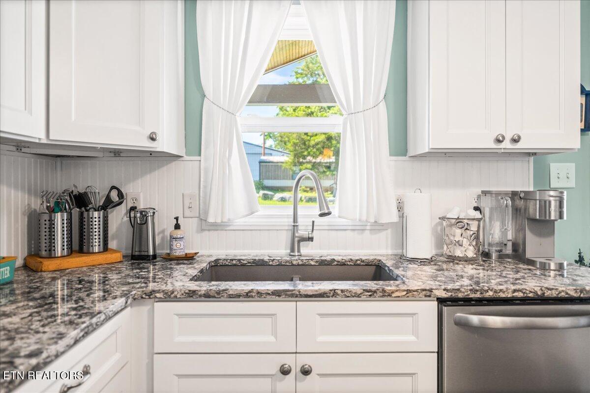 239 Cliffside Drive, LaFollette