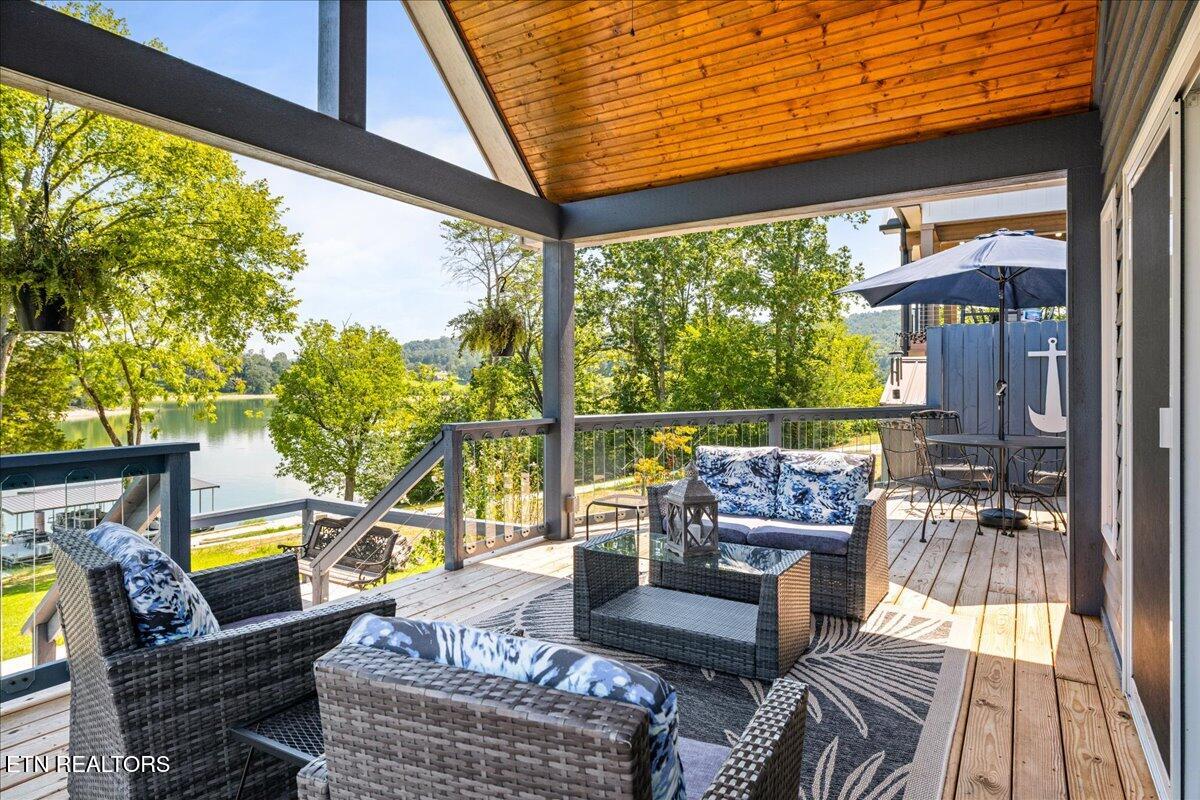 239 Cliffside Drive, LaFollette