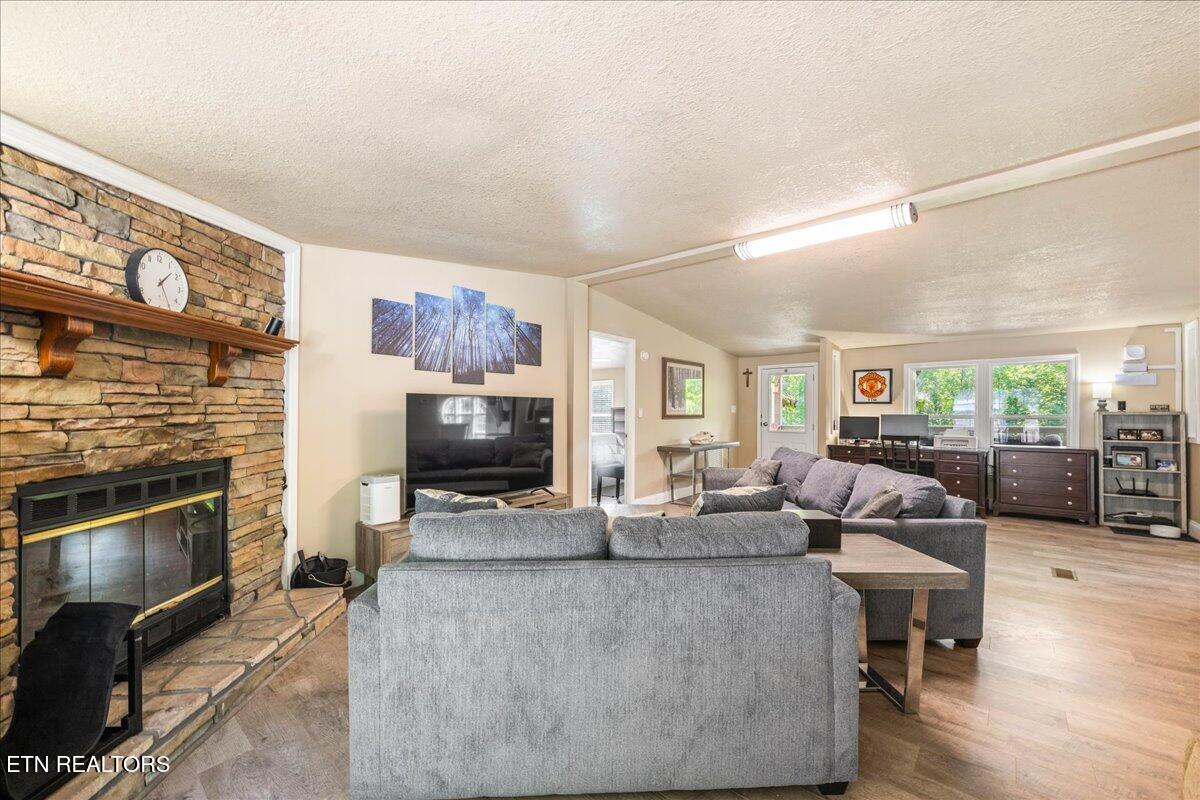 160 Cove Hollow Rd, LaFollette
