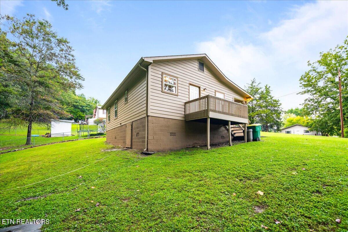 810 S 17th St, LaFollette