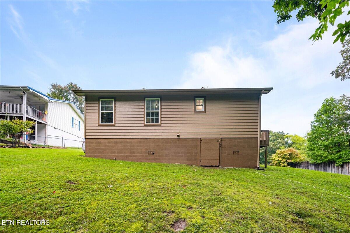 810 S 17th St, LaFollette