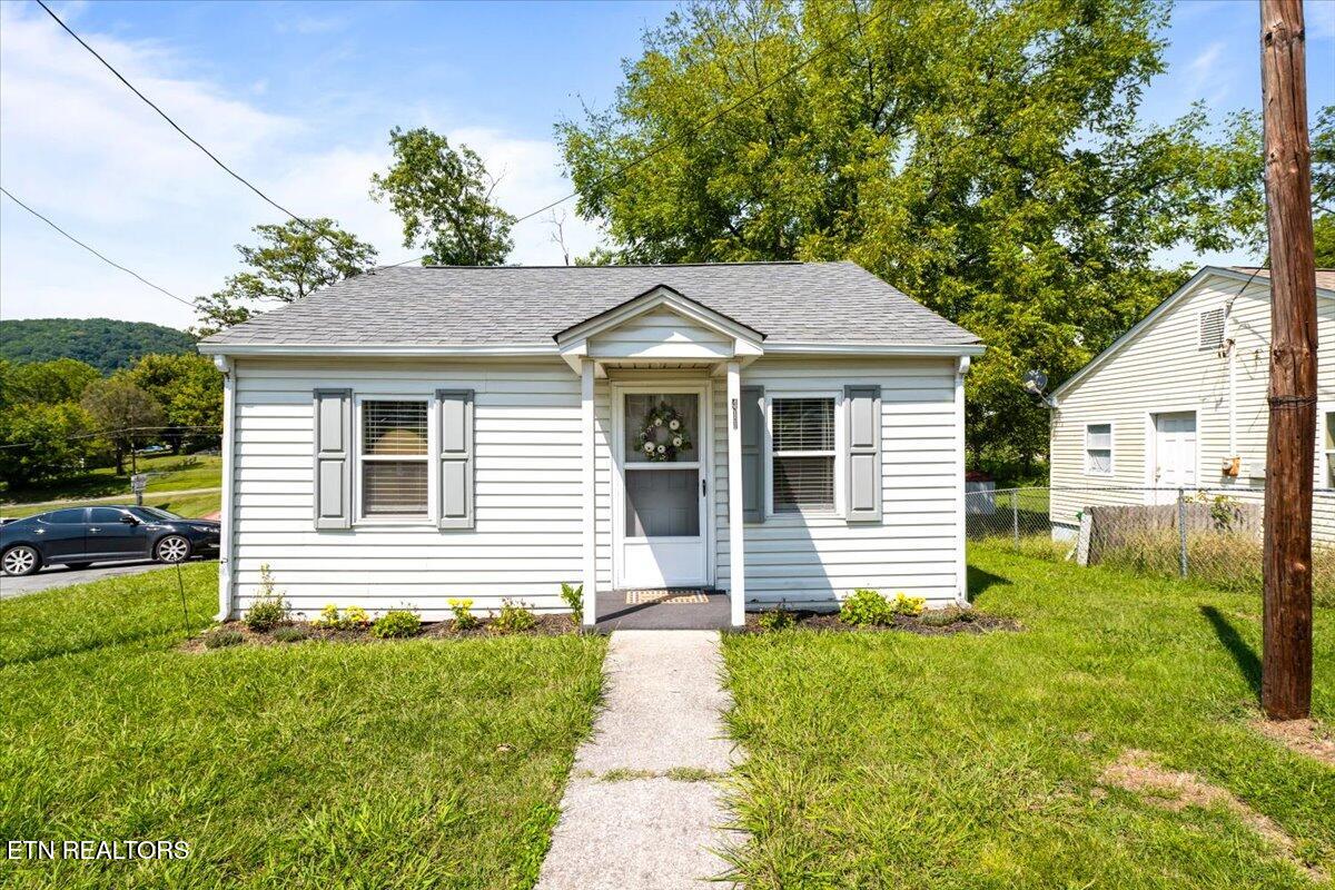 411 E Chestnut St, LaFollette