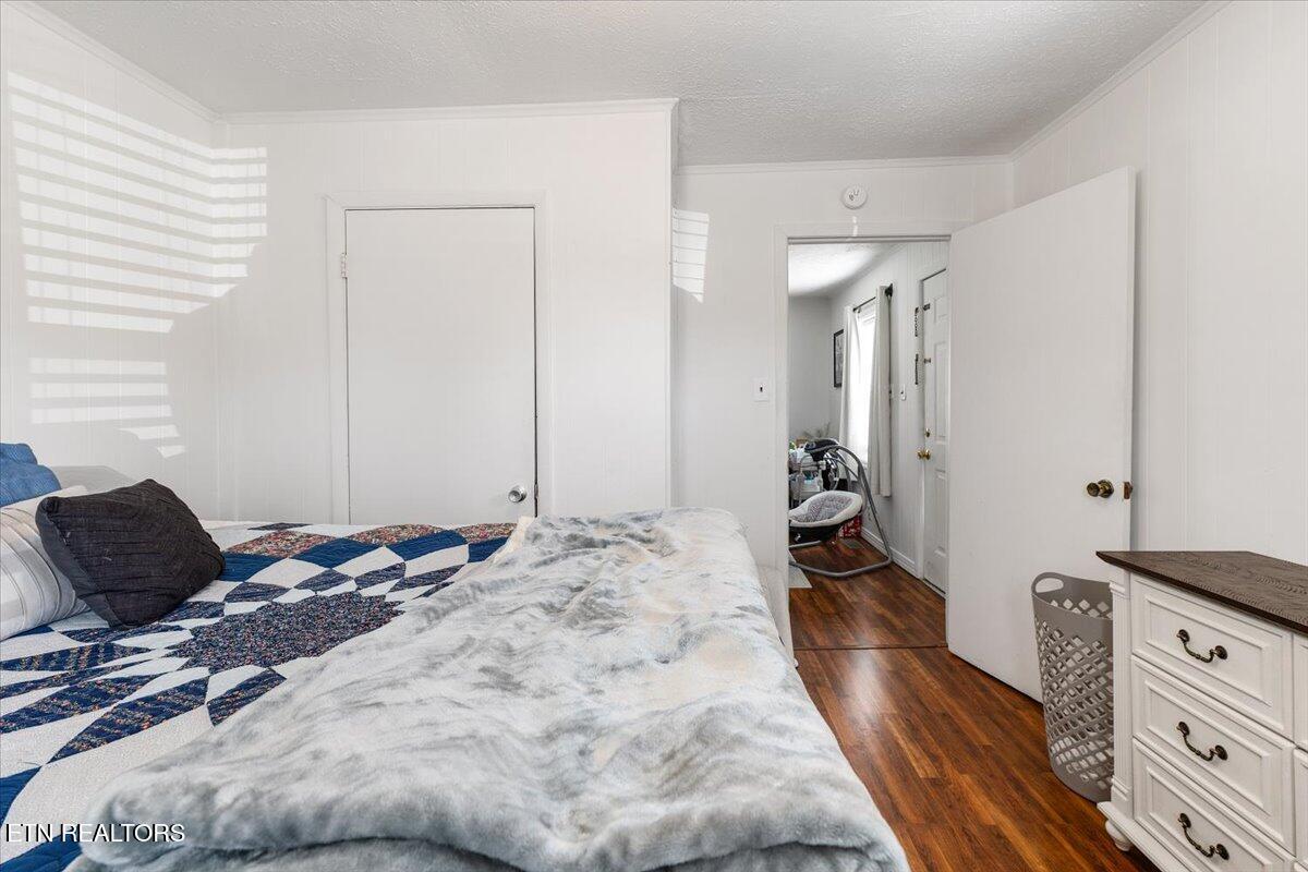 411 E Chestnut St, LaFollette