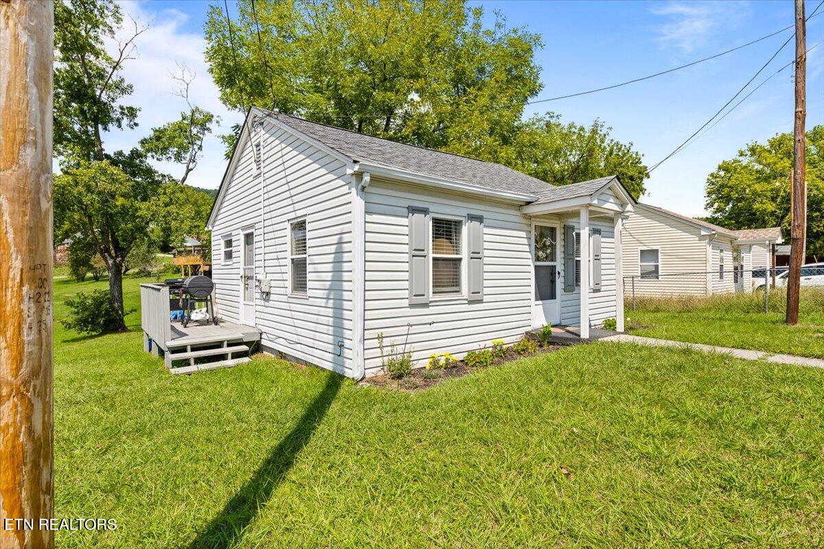 411 E Chestnut St, LaFollette