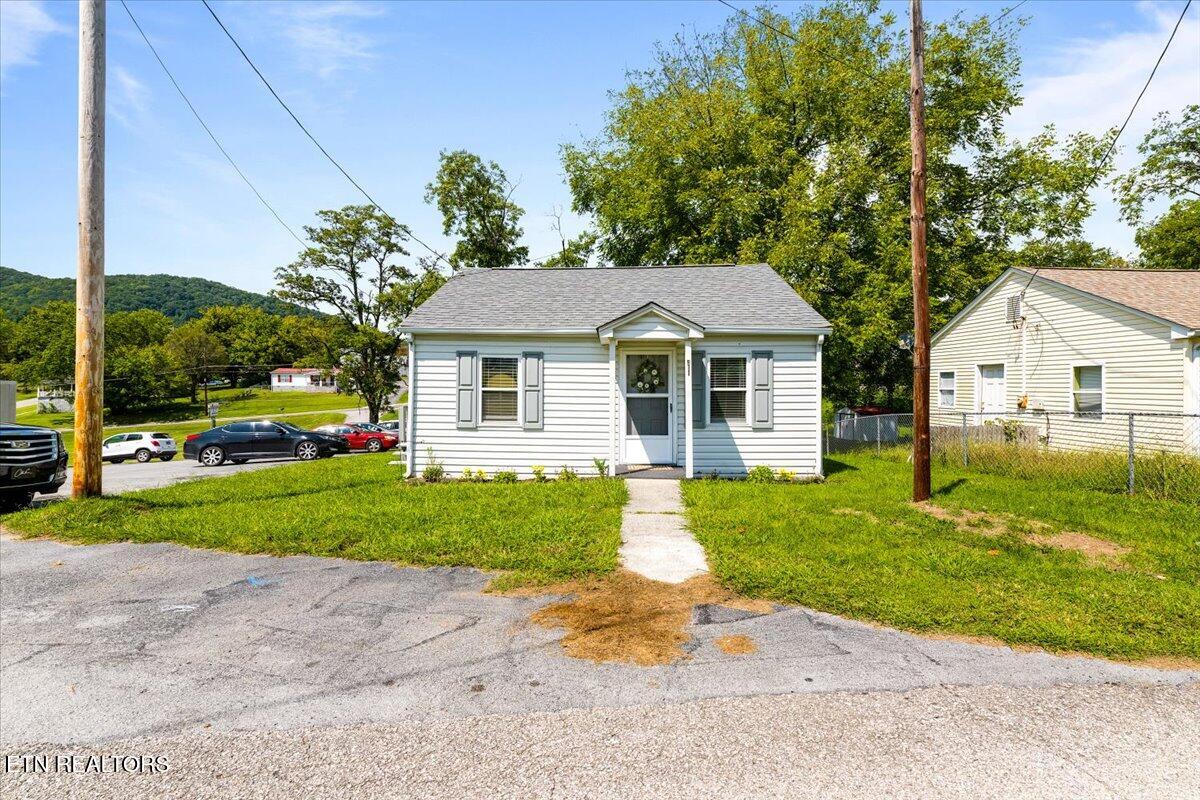 411 E Chestnut St, LaFollette