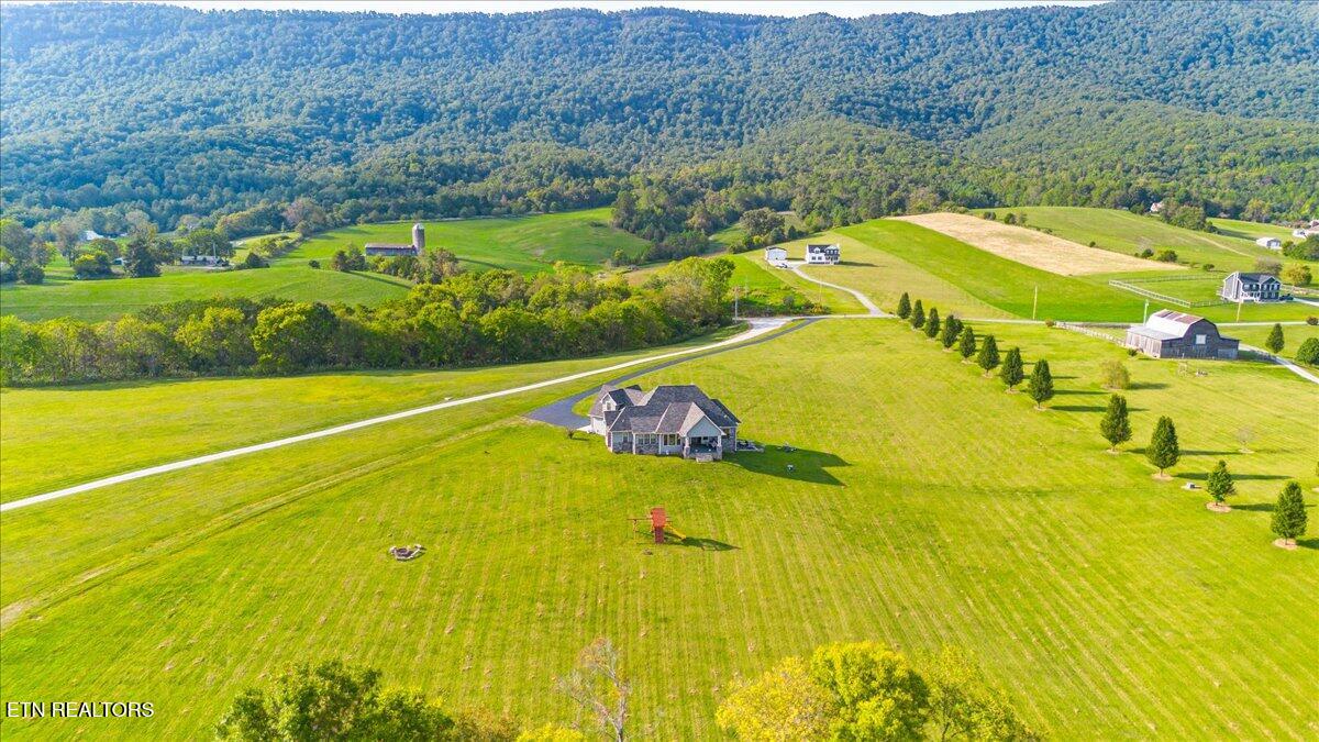 1126 Cross Valley Rd, LaFollette
