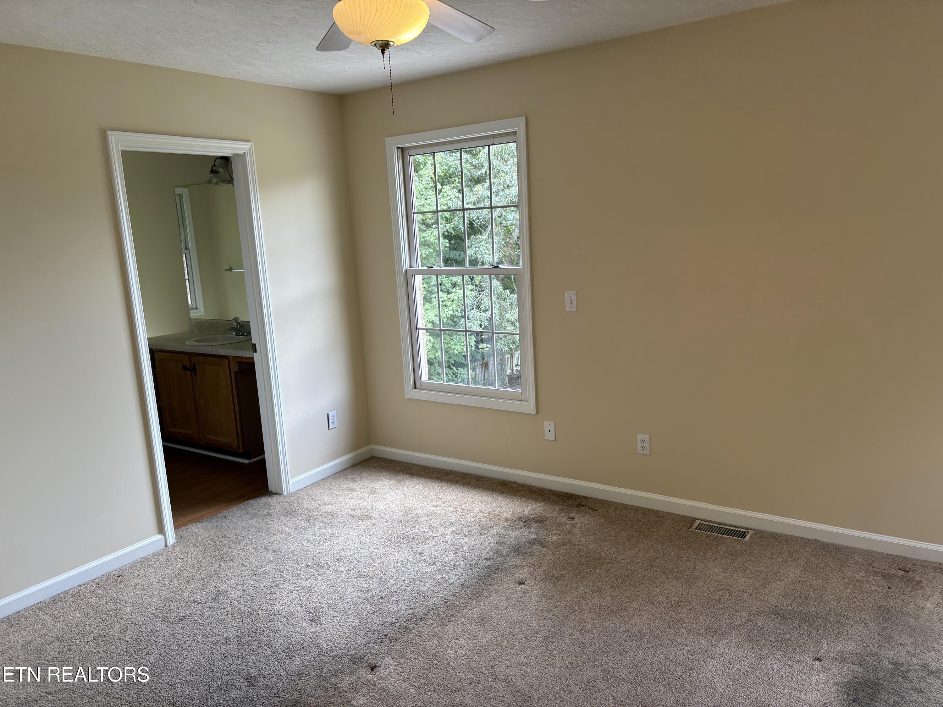 232 Country Run Circle, 3