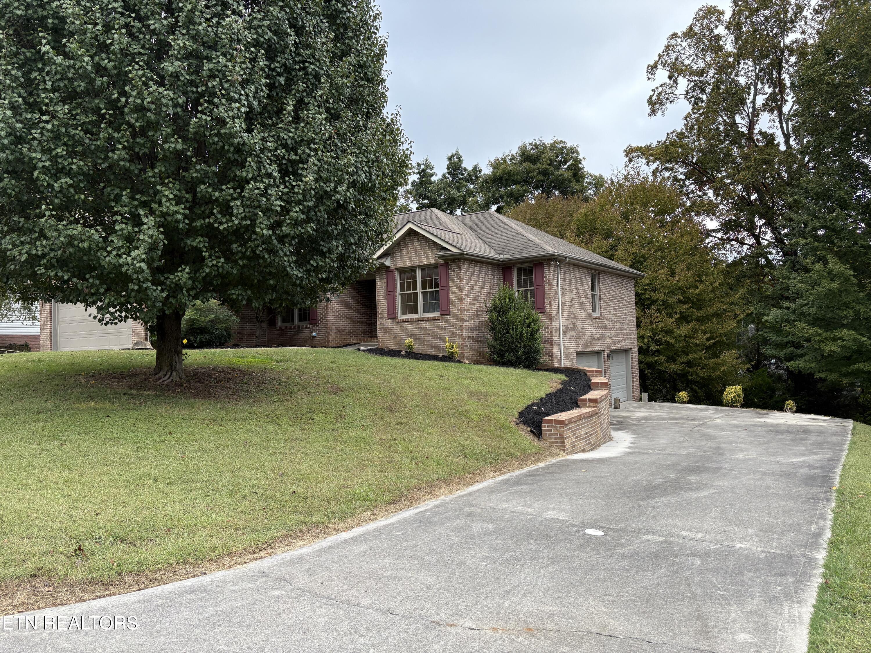 232 Country Run Circle, 3