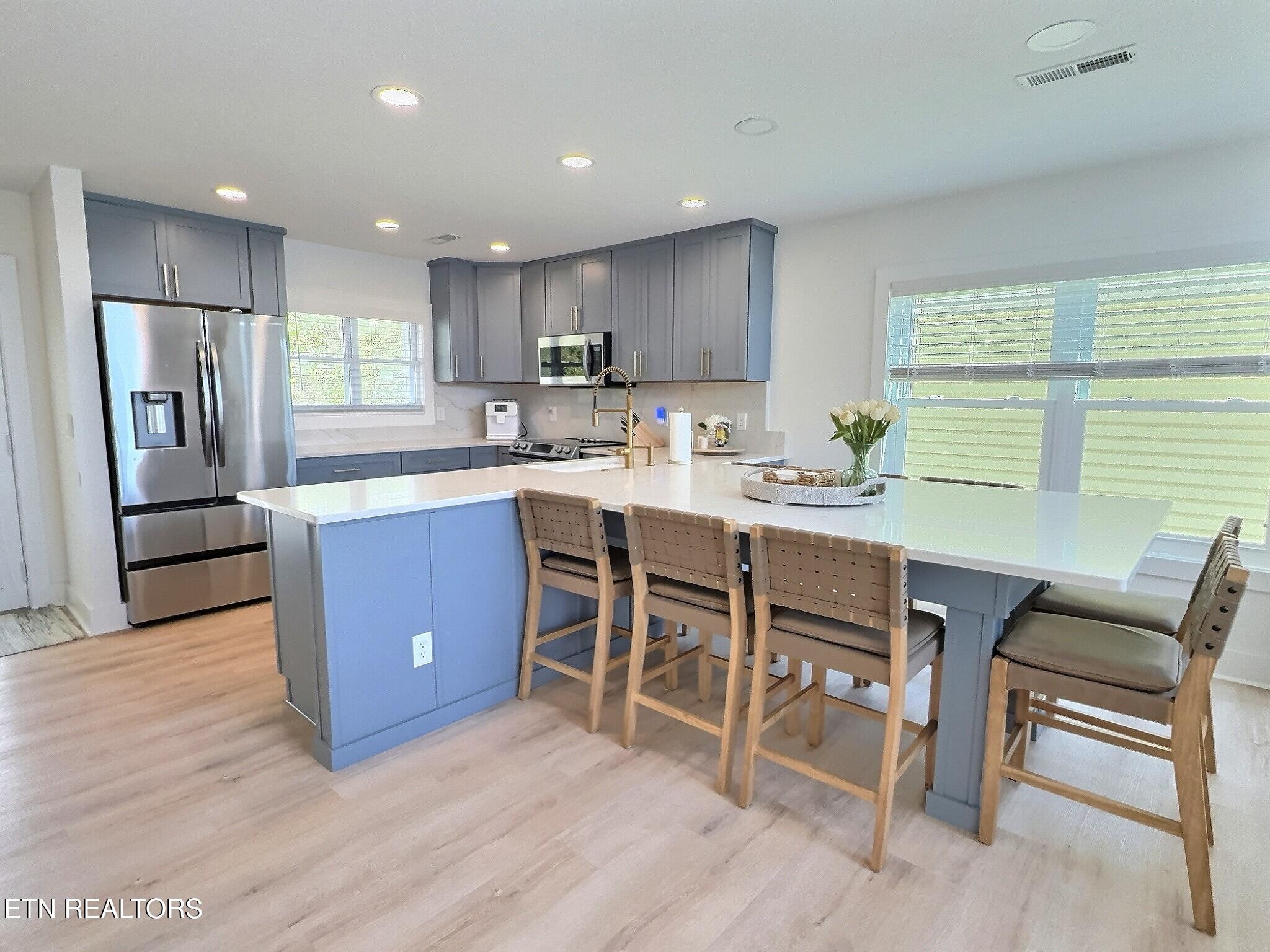 117 W Deer Hill Village Lane, LaFollette