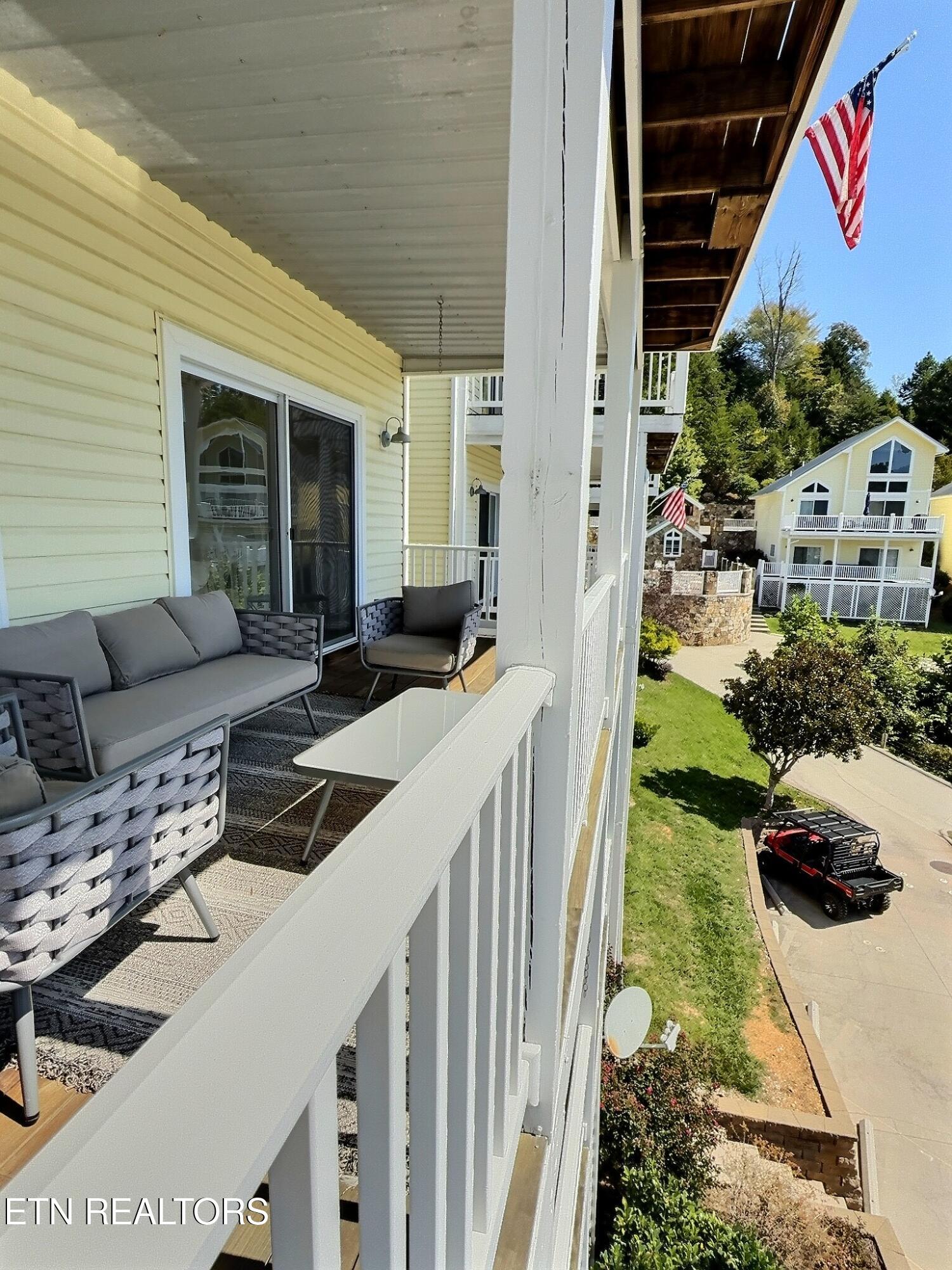 117 W Deer Hill Village Lane, LaFollette