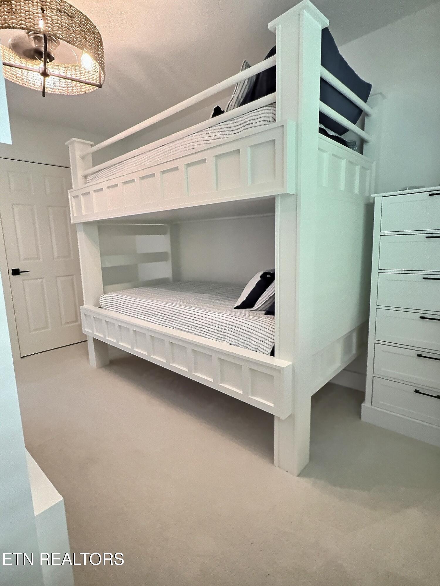 117 W Deer Hill Village Lane, LaFollette