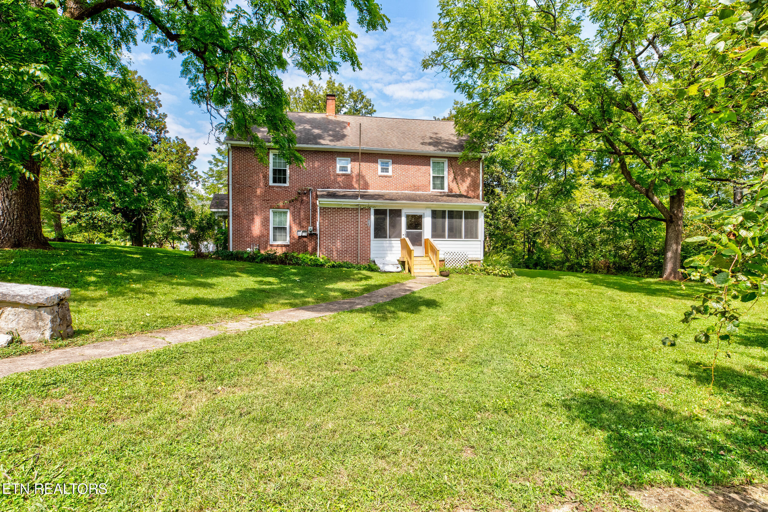 502 Middlesboro Rd, LaFollette