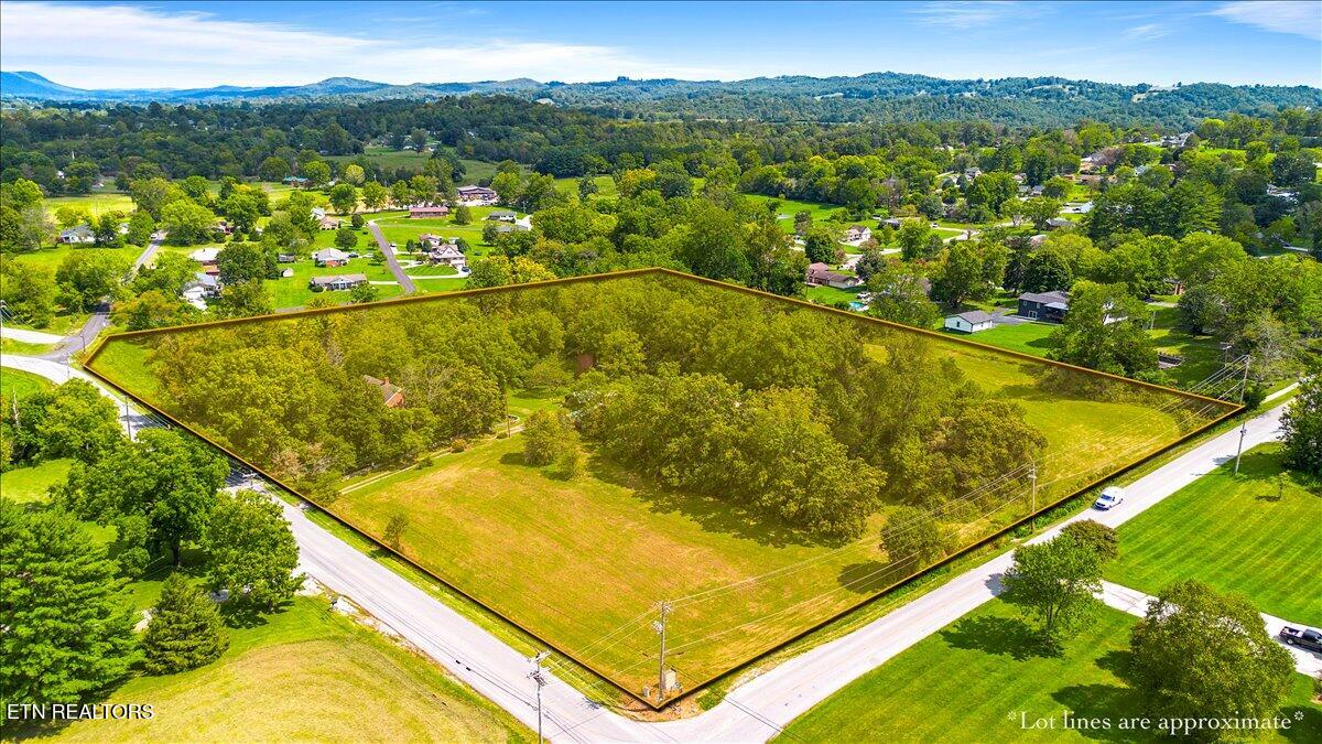 502 Middlesboro Rd, LaFollette