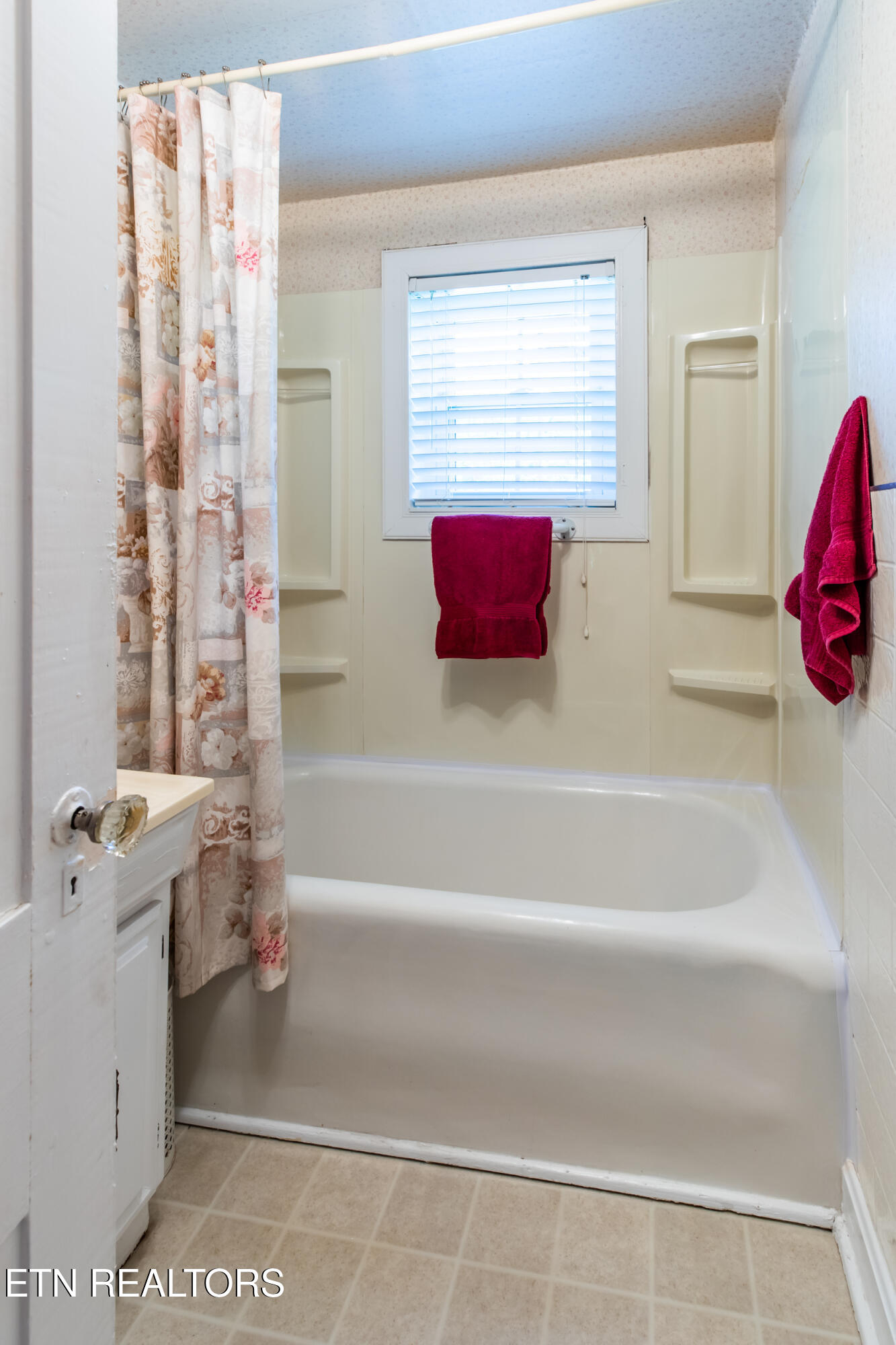 502 Middlesboro Rd, LaFollette