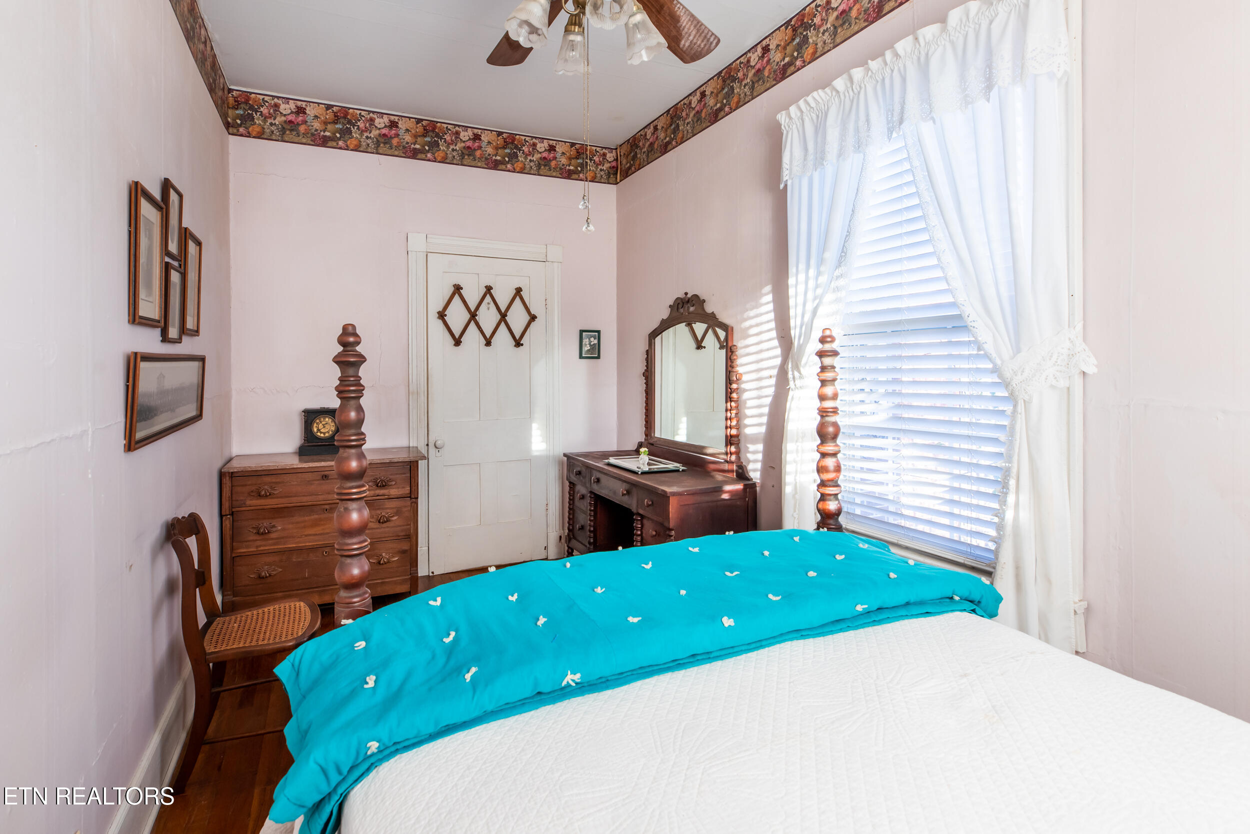 502 Middlesboro Rd, LaFollette