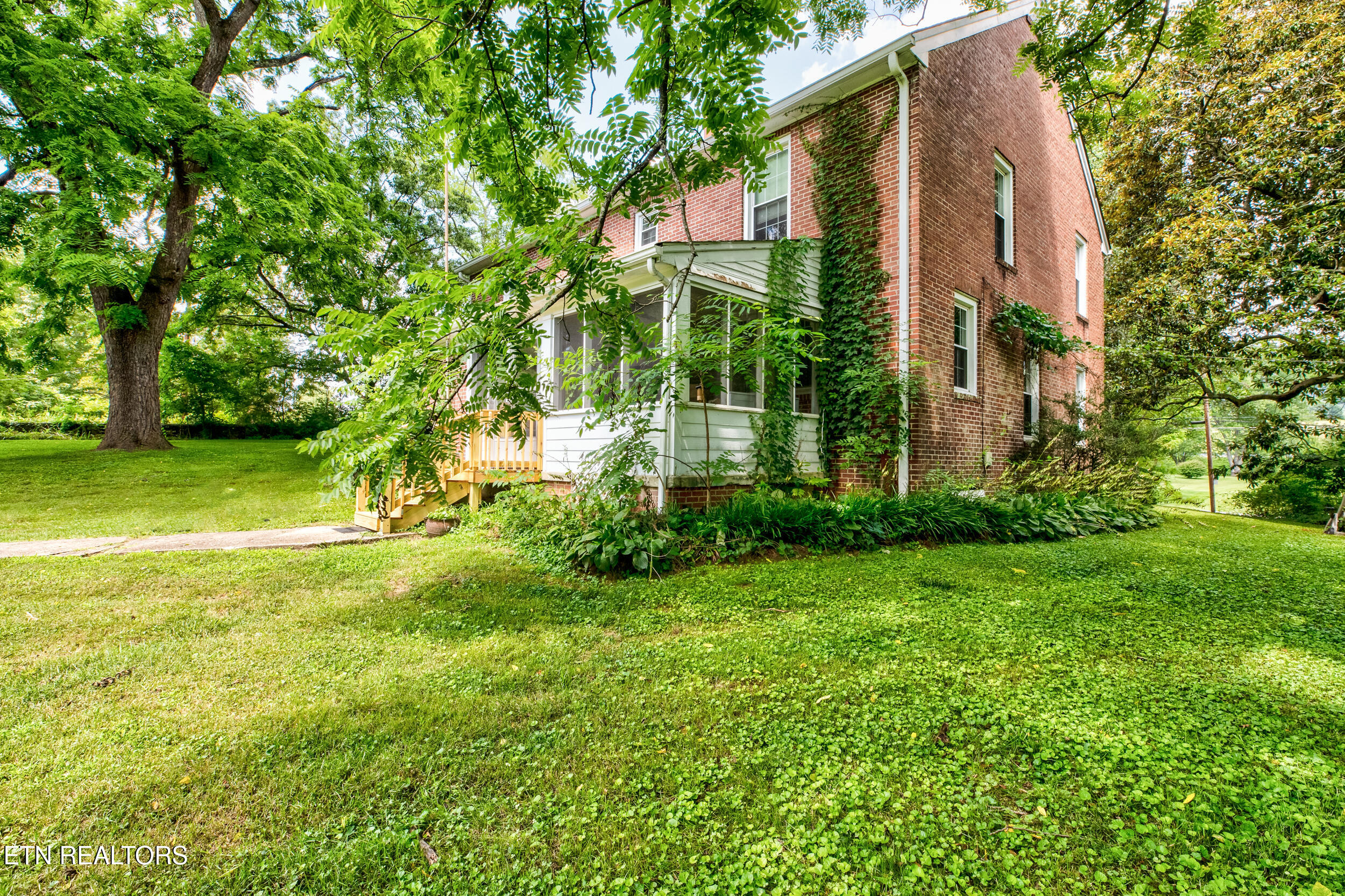 502 Middlesboro Rd, LaFollette