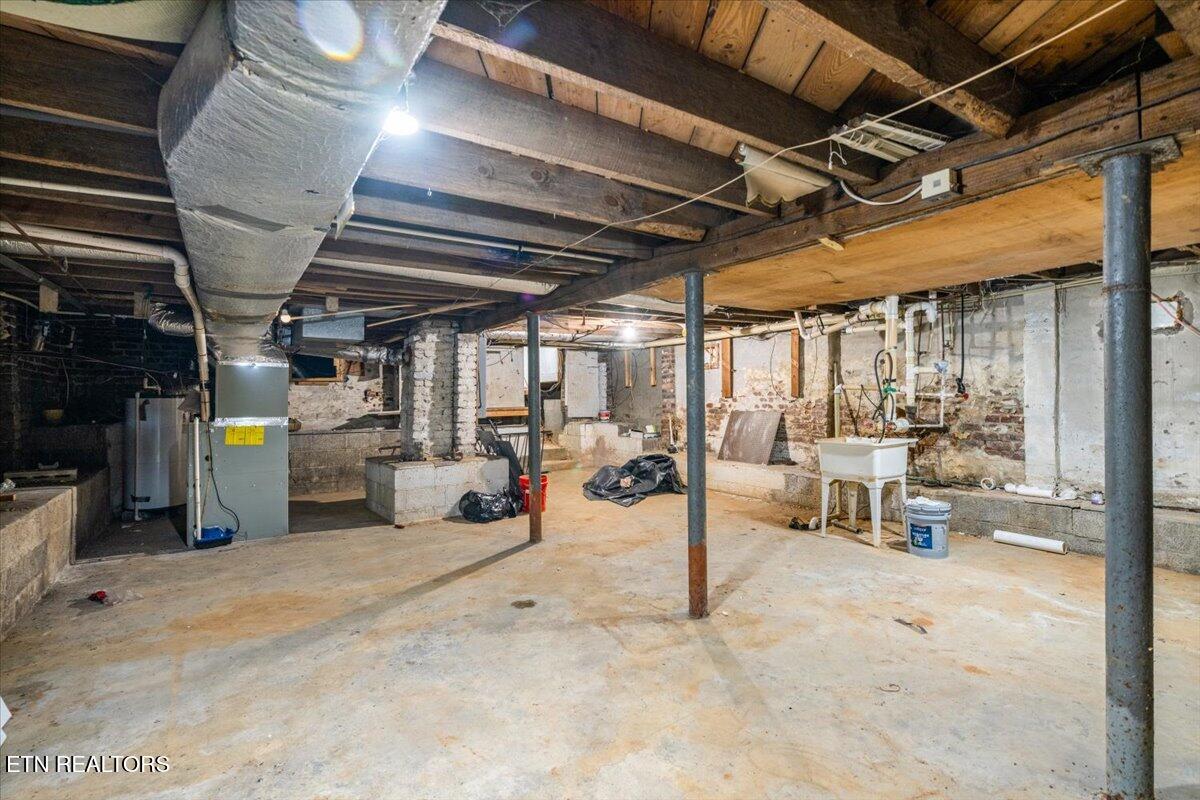 306 E Walden St, LaFollette