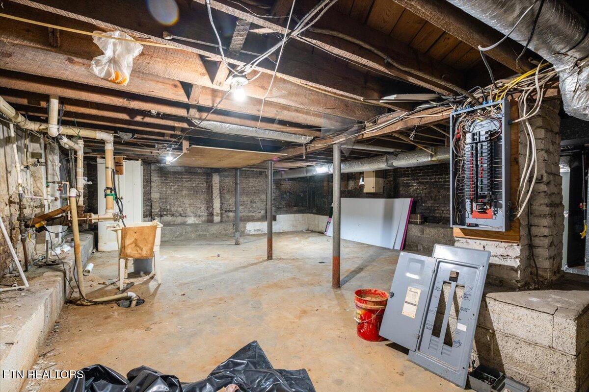 306 E Walden St, LaFollette