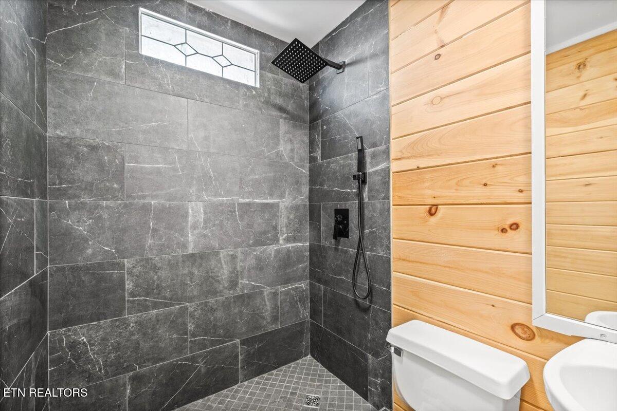 306 E Walden St, LaFollette