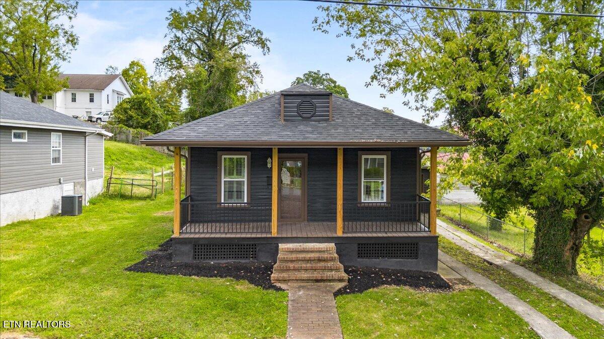 306 E Walden St, LaFollette