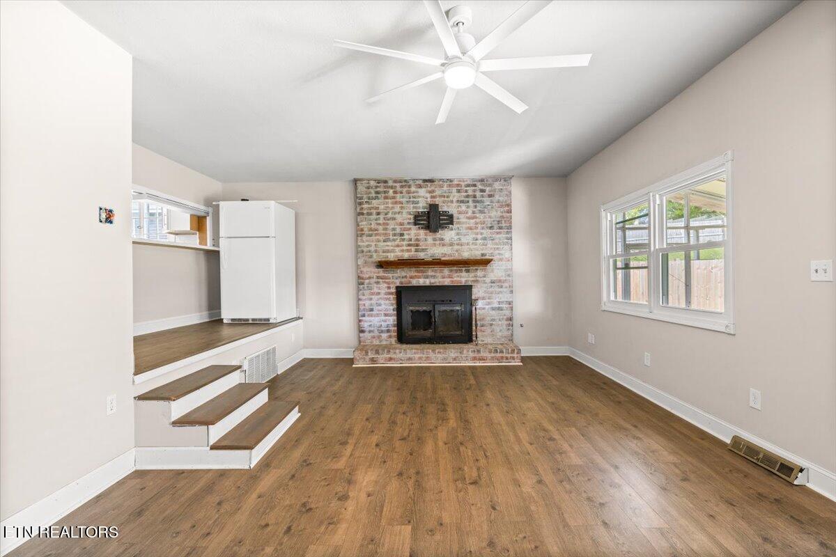 306 E Walden St, LaFollette