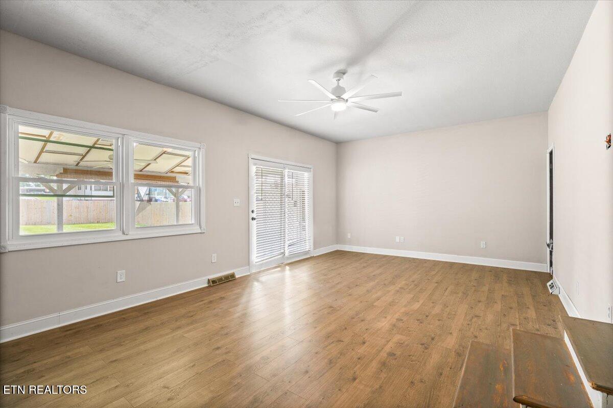 306 E Walden St, LaFollette