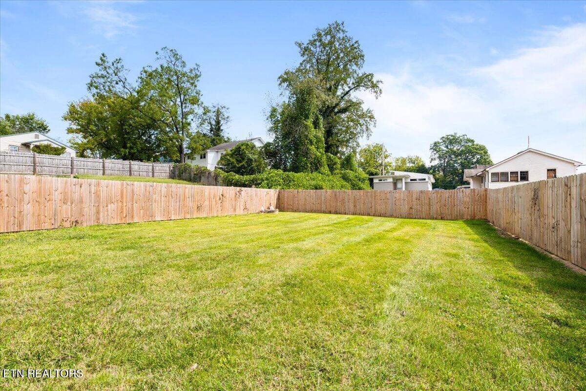 306 E Walden St, LaFollette