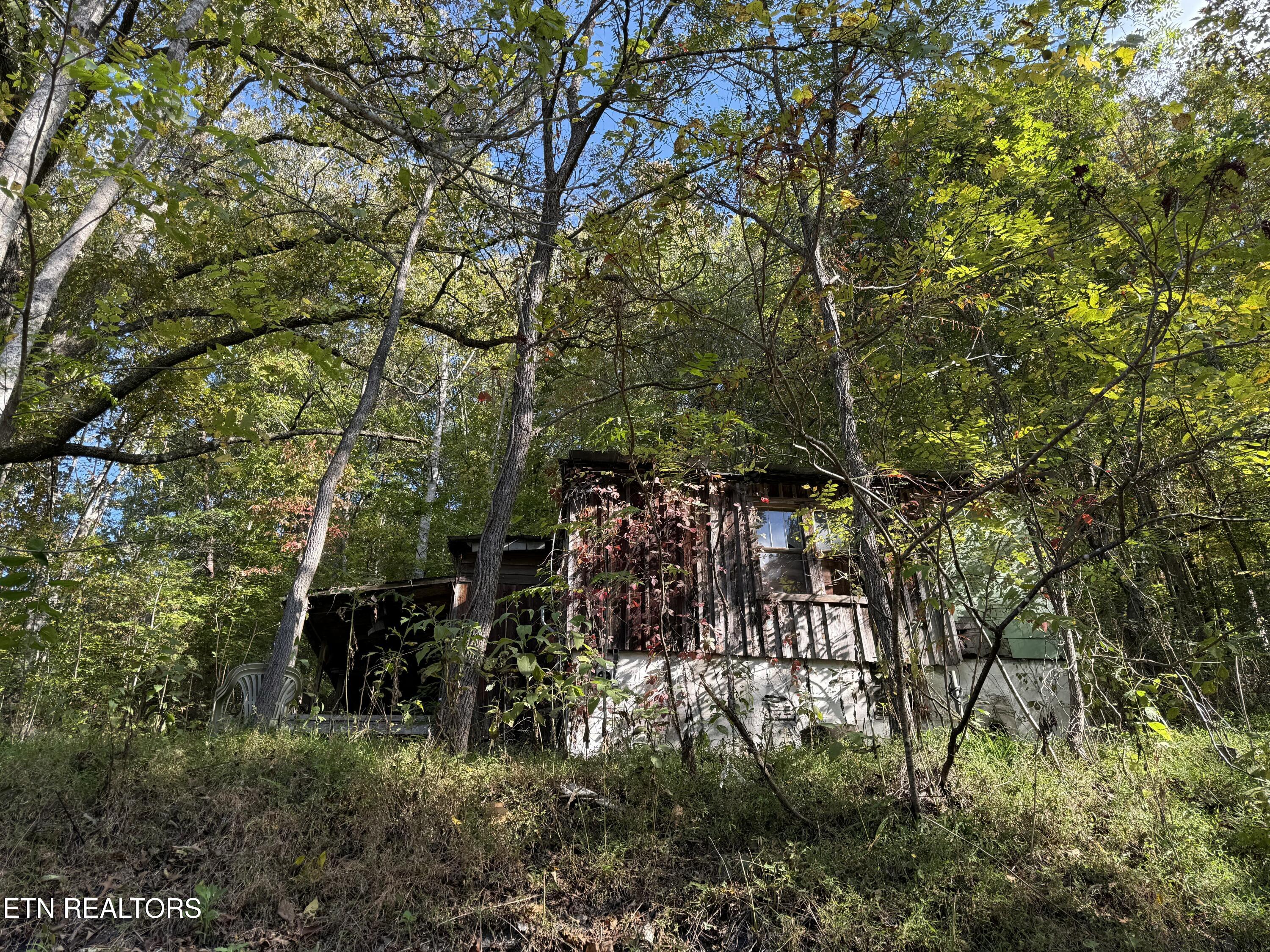 1971 Demory Rd, LaFollette