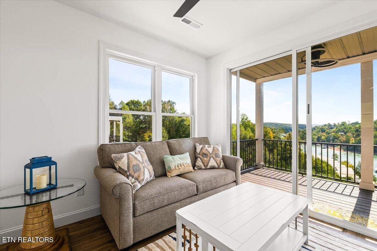 150 E Harbor View Lane, LaFollette