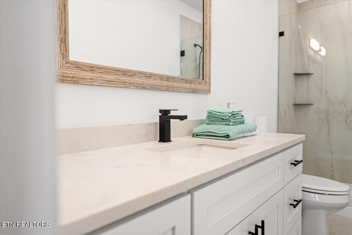 150 E Harbor View Lane, LaFollette